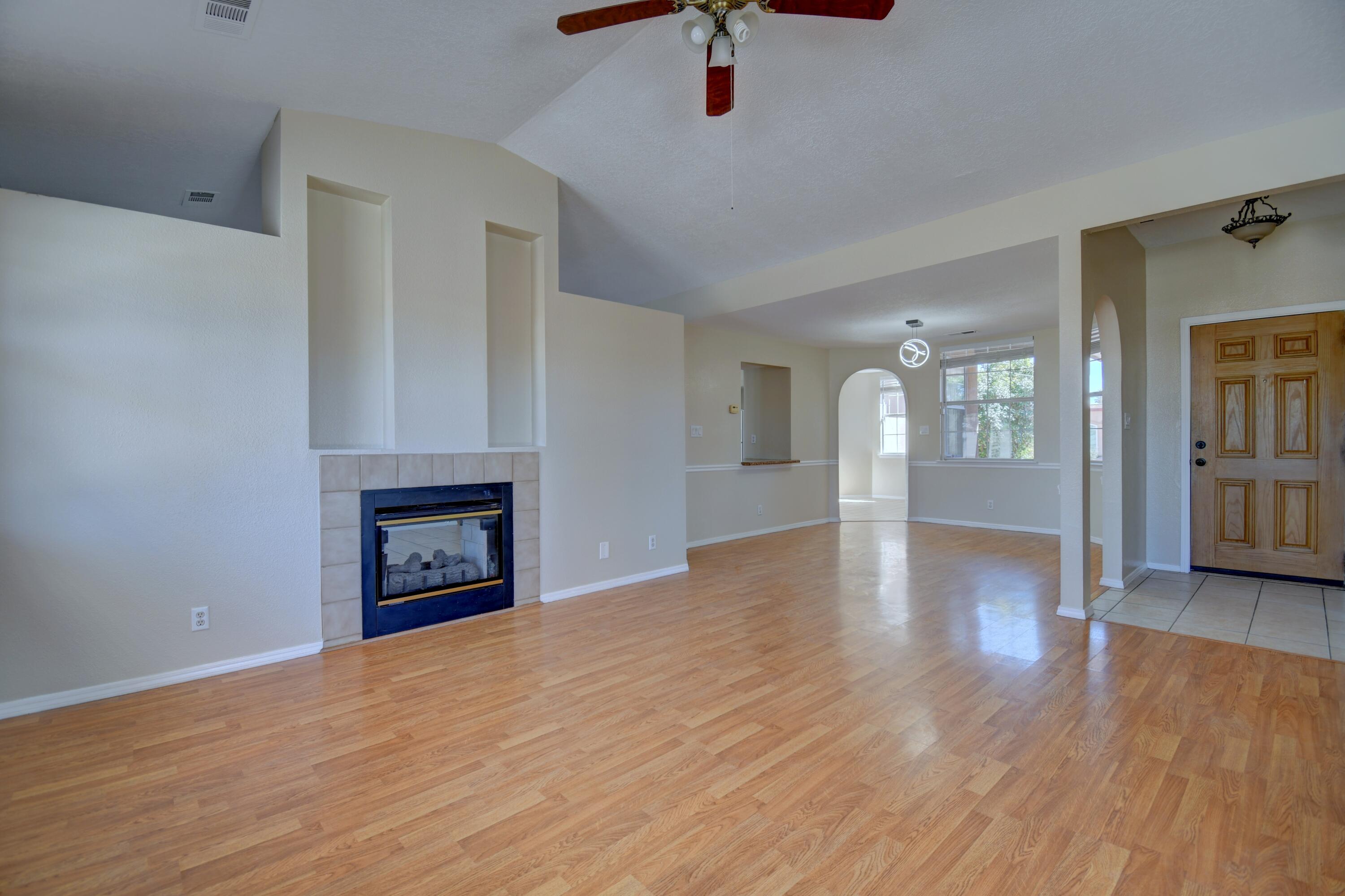 Photo 6 — 2636 Sandia Loop NE