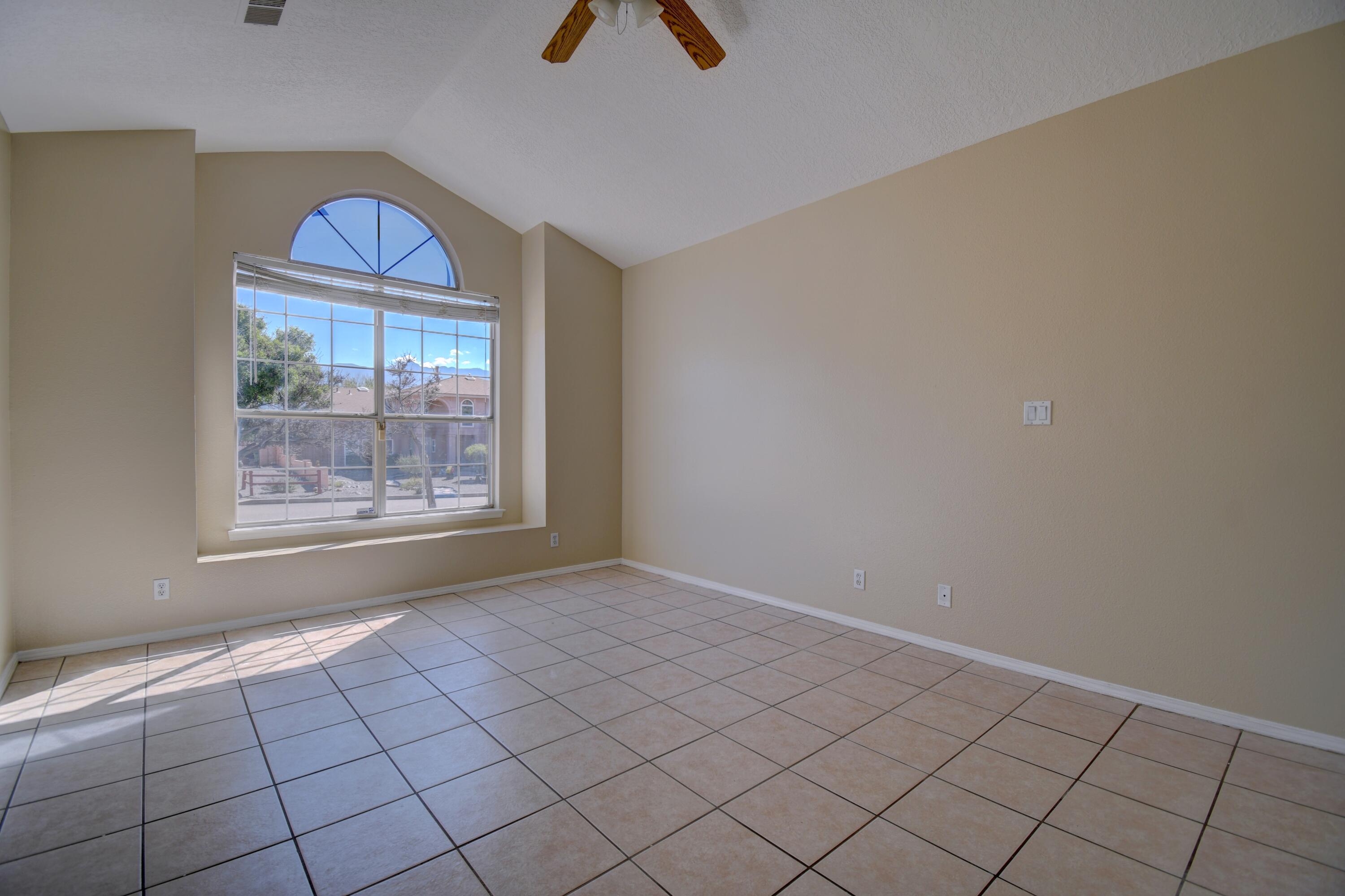 Photo 4 — 2636 Sandia Loop NE