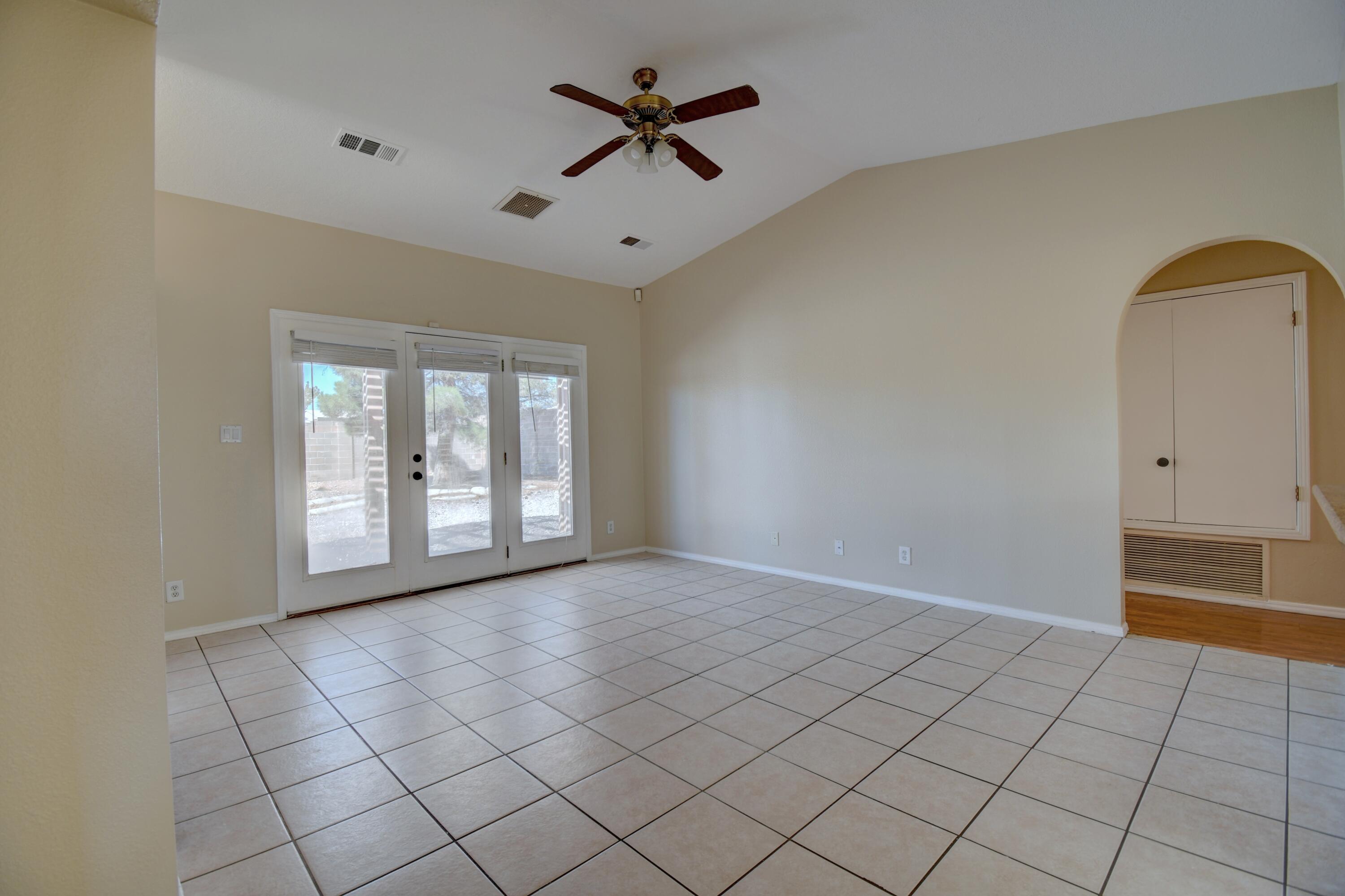 Photo 14 — 2636 Sandia Loop NE