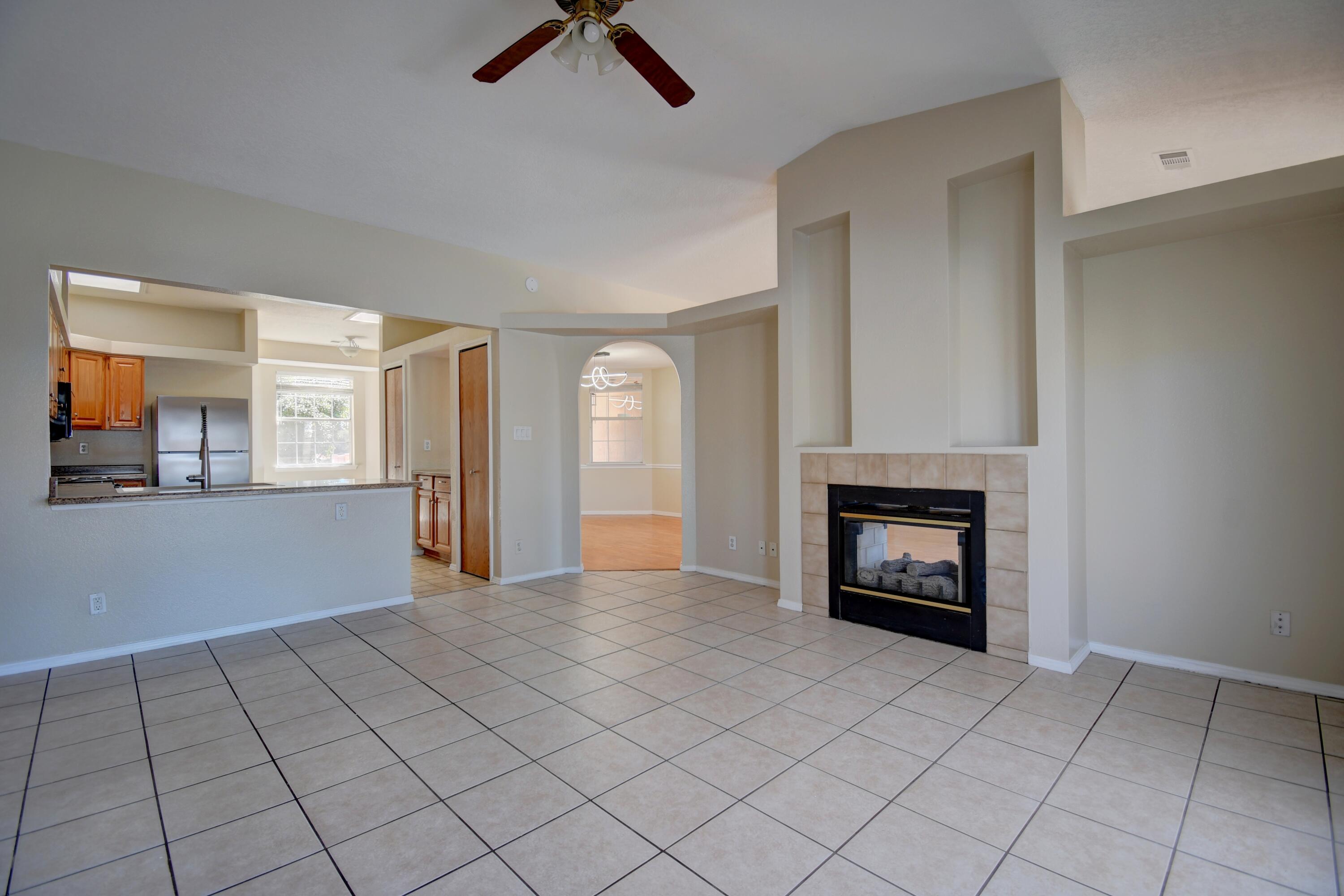 Photo 13 — 2636 Sandia Loop NE