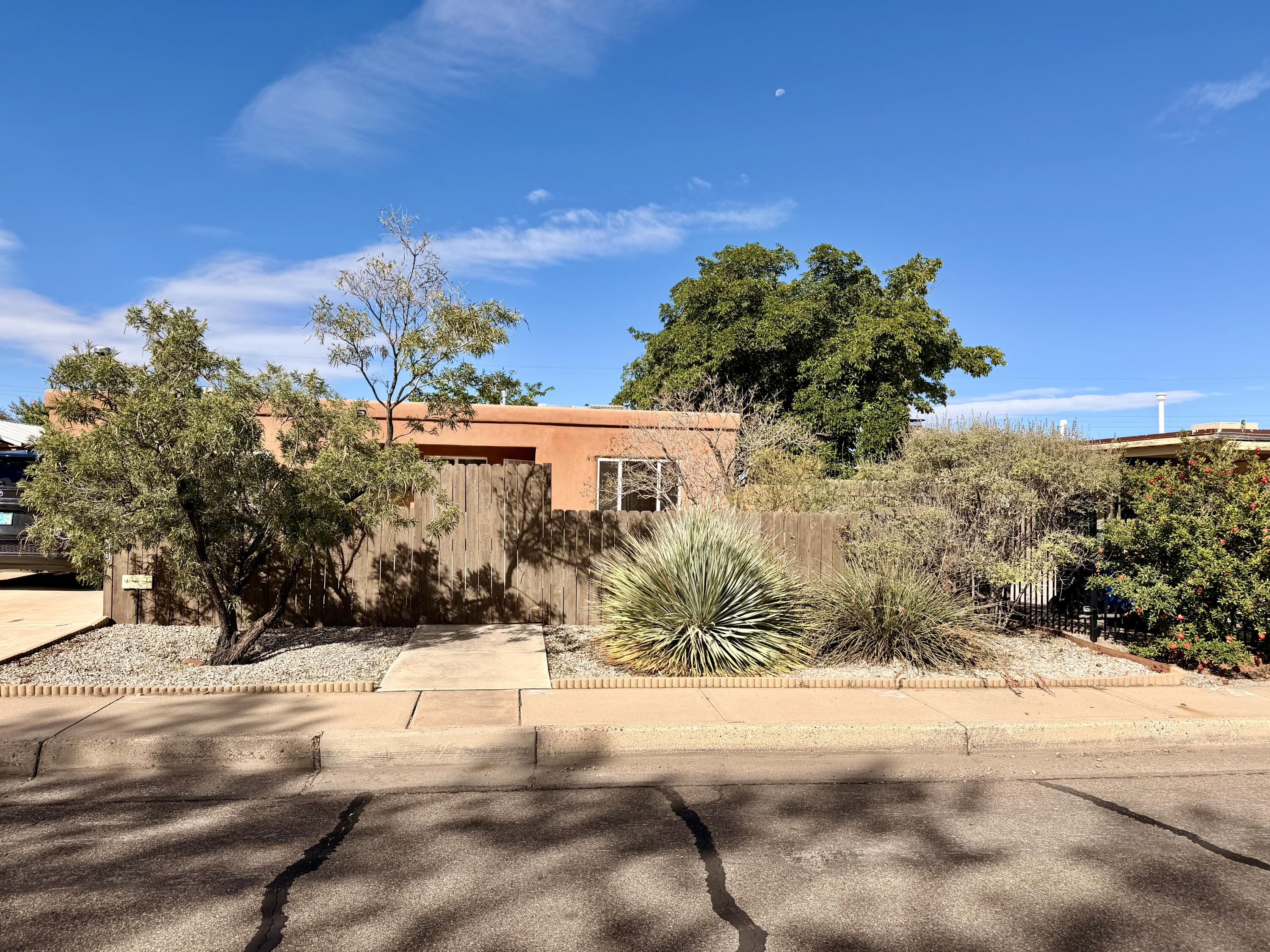 2433 Valencia Drive NE