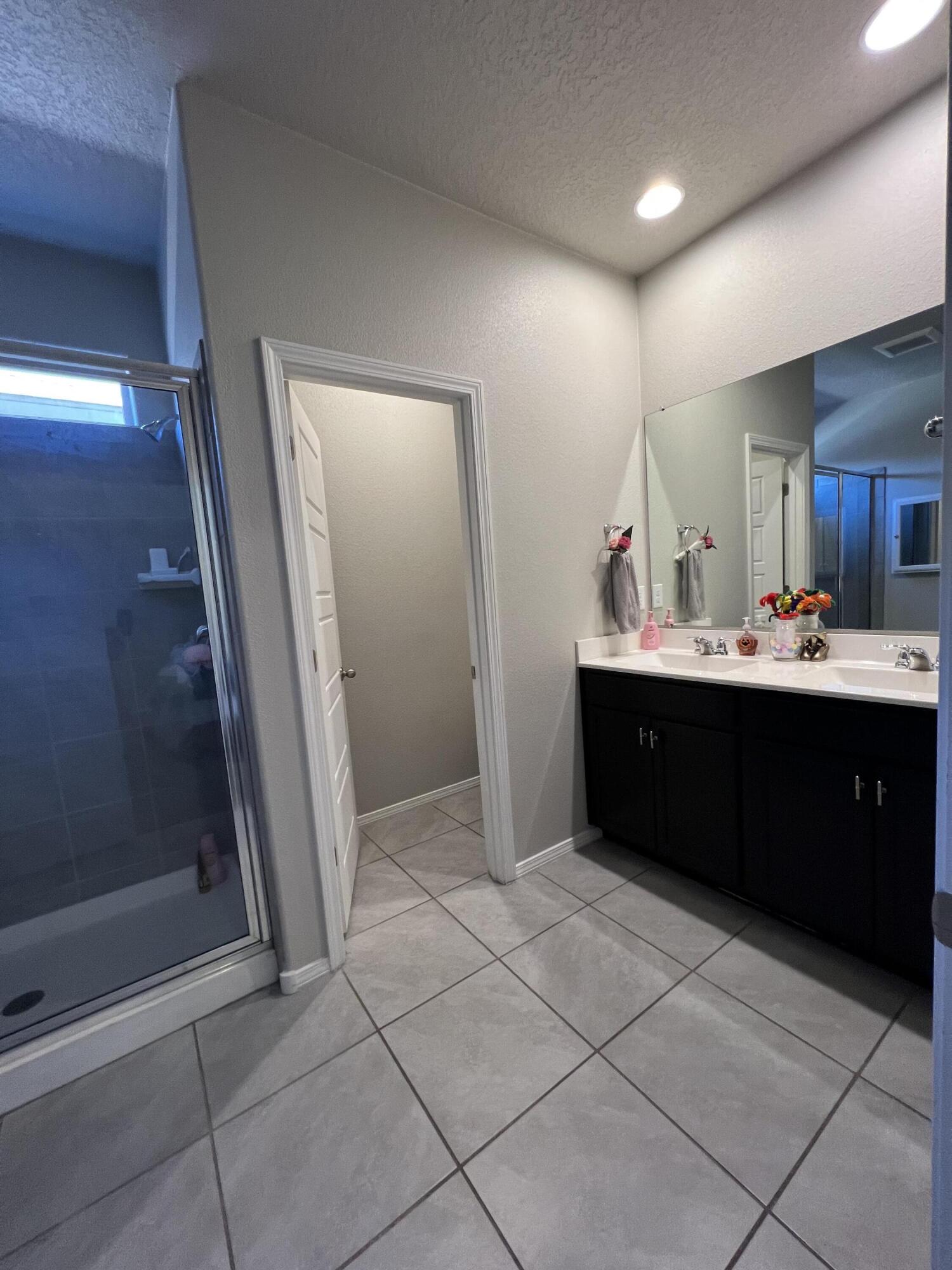 Photo 14 — 4820 Blackburn Road NE