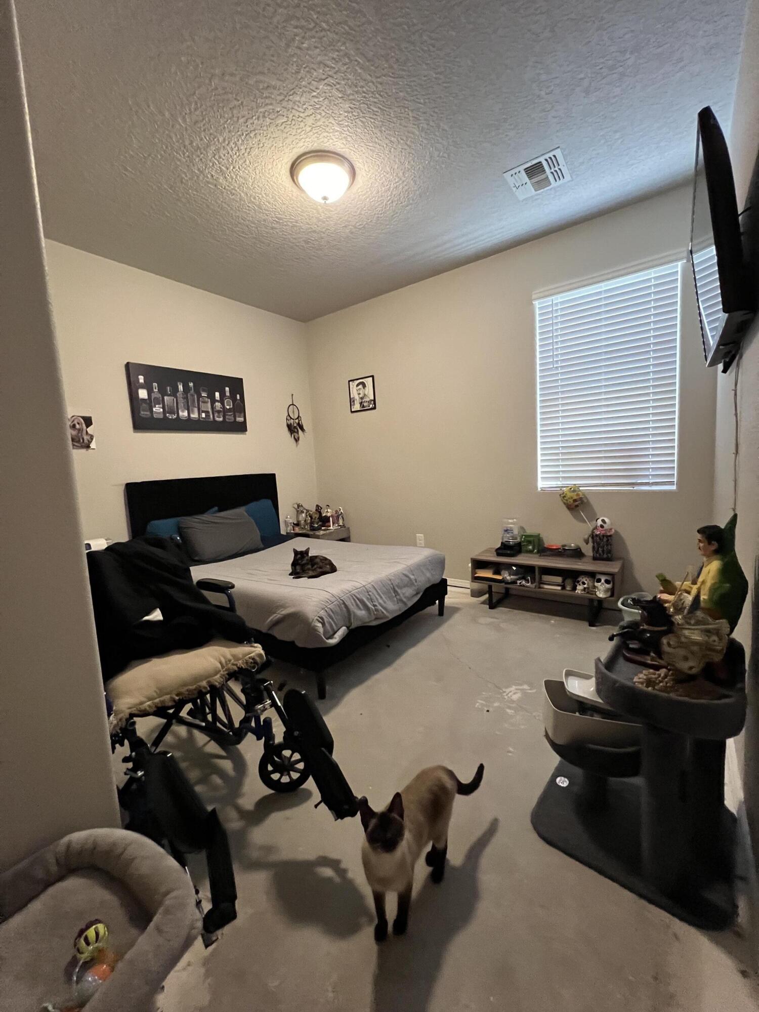 Photo 8 — 4820 Blackburn Road NE