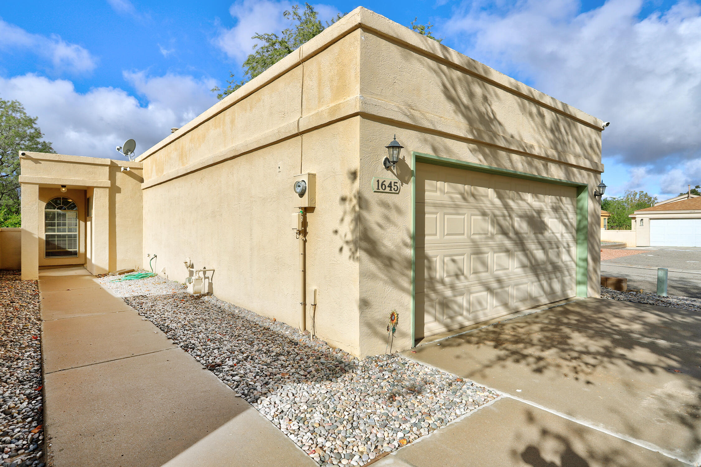 Photo 12 — 1645 Evelyn Drive NE