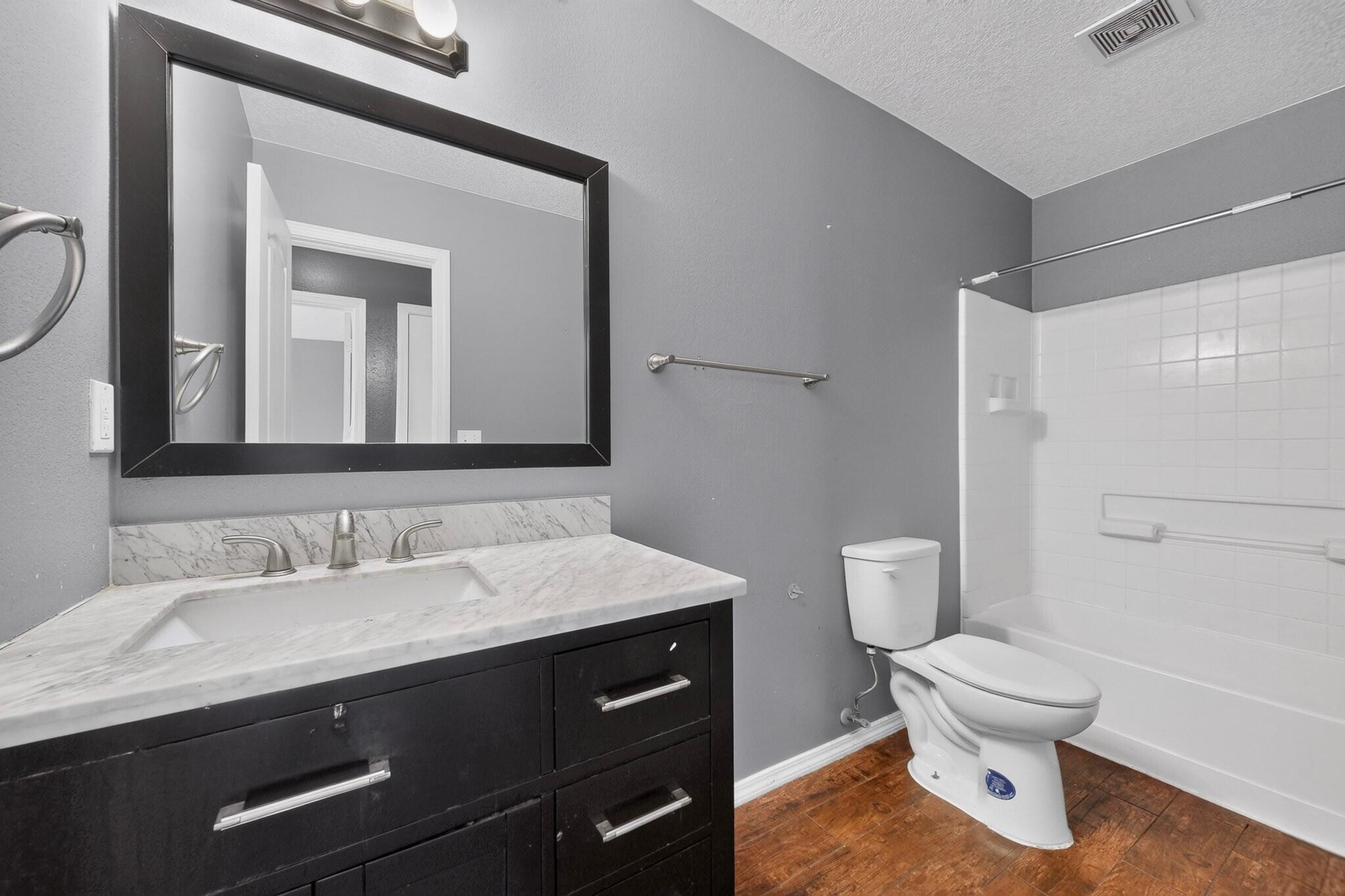 Photo 3 — 2101 Gait Street SW
