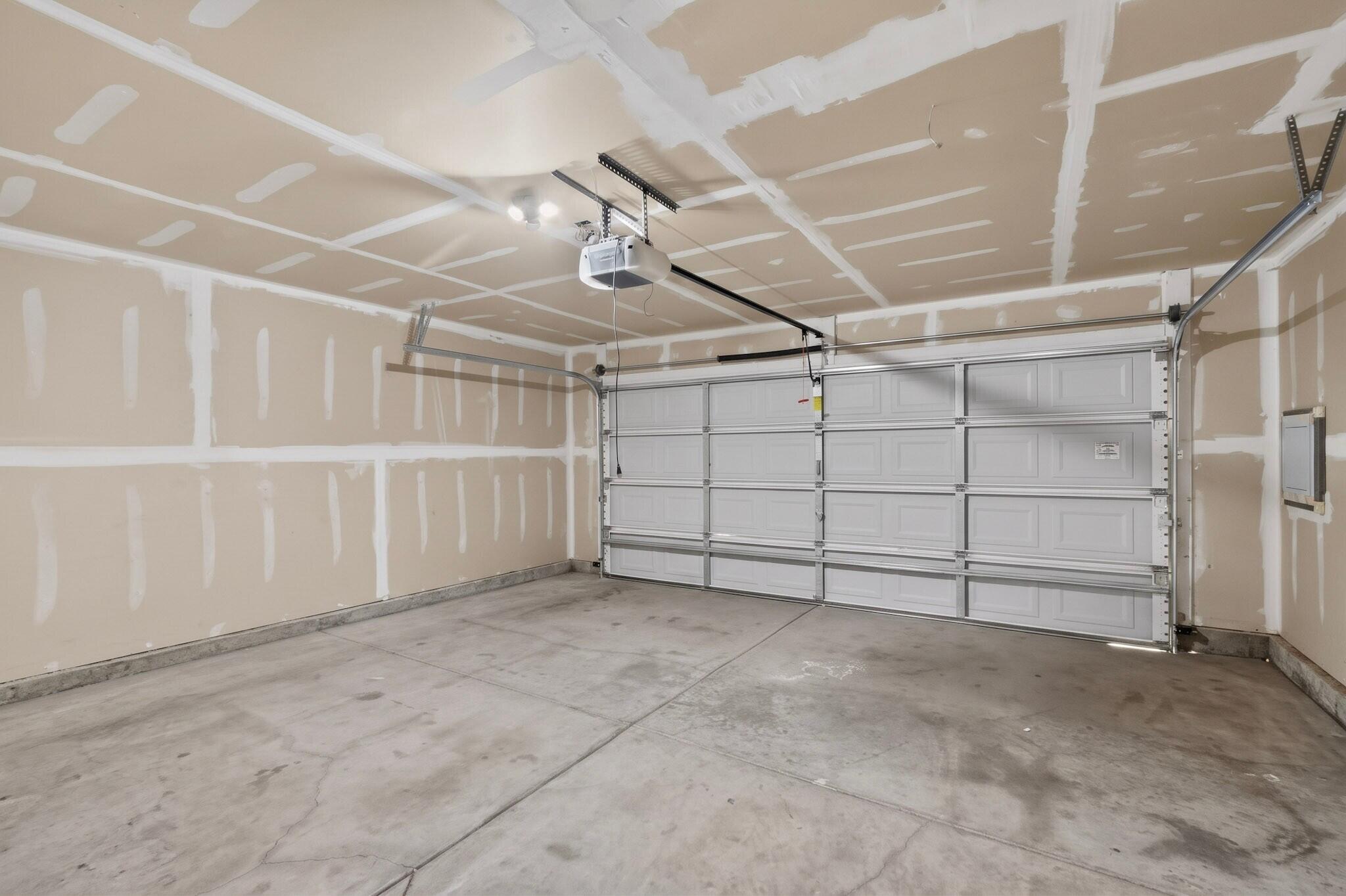 Photo 10 — 2101 Gait Street SW