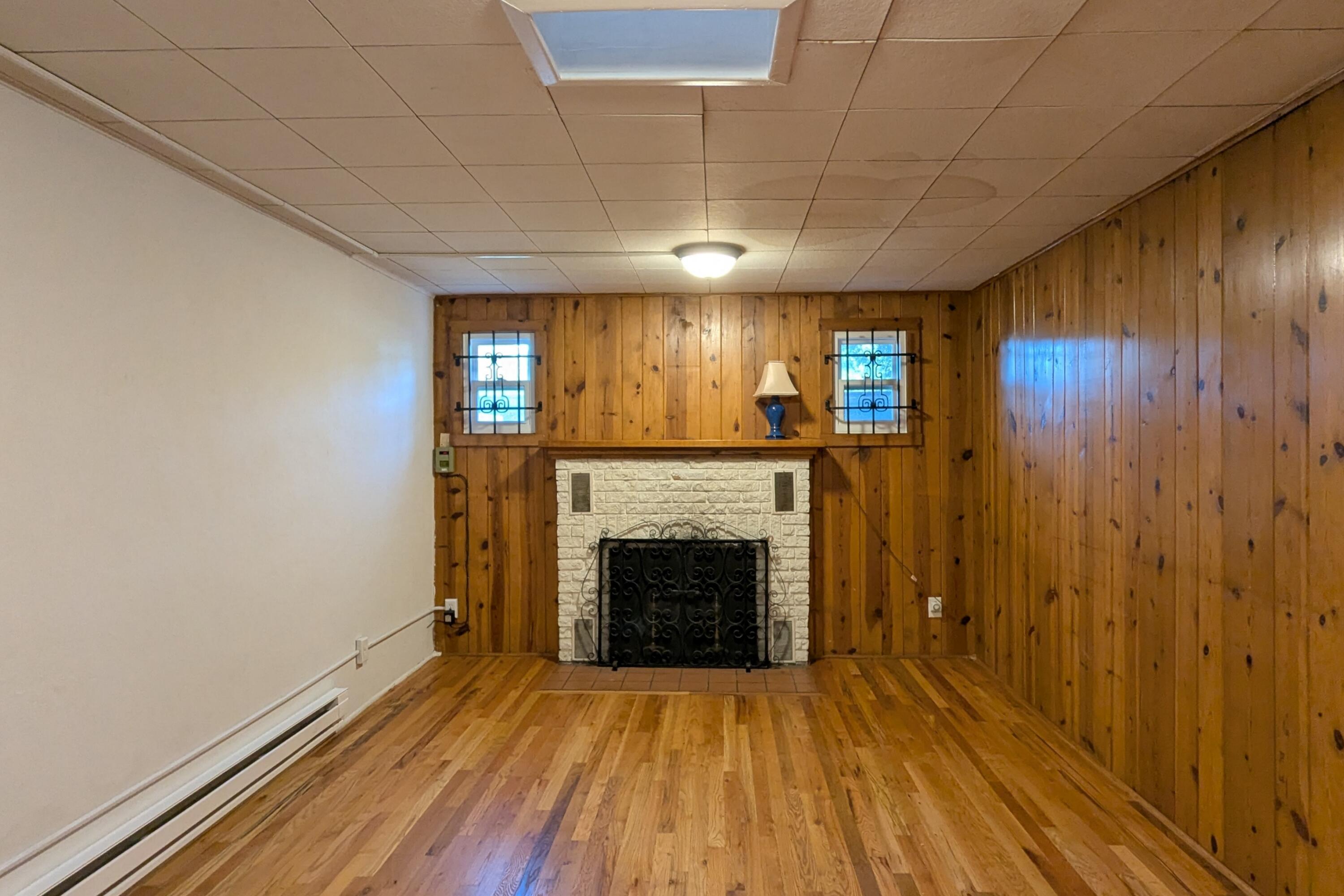 Photo 4 — 804 Wellesley Drive NE