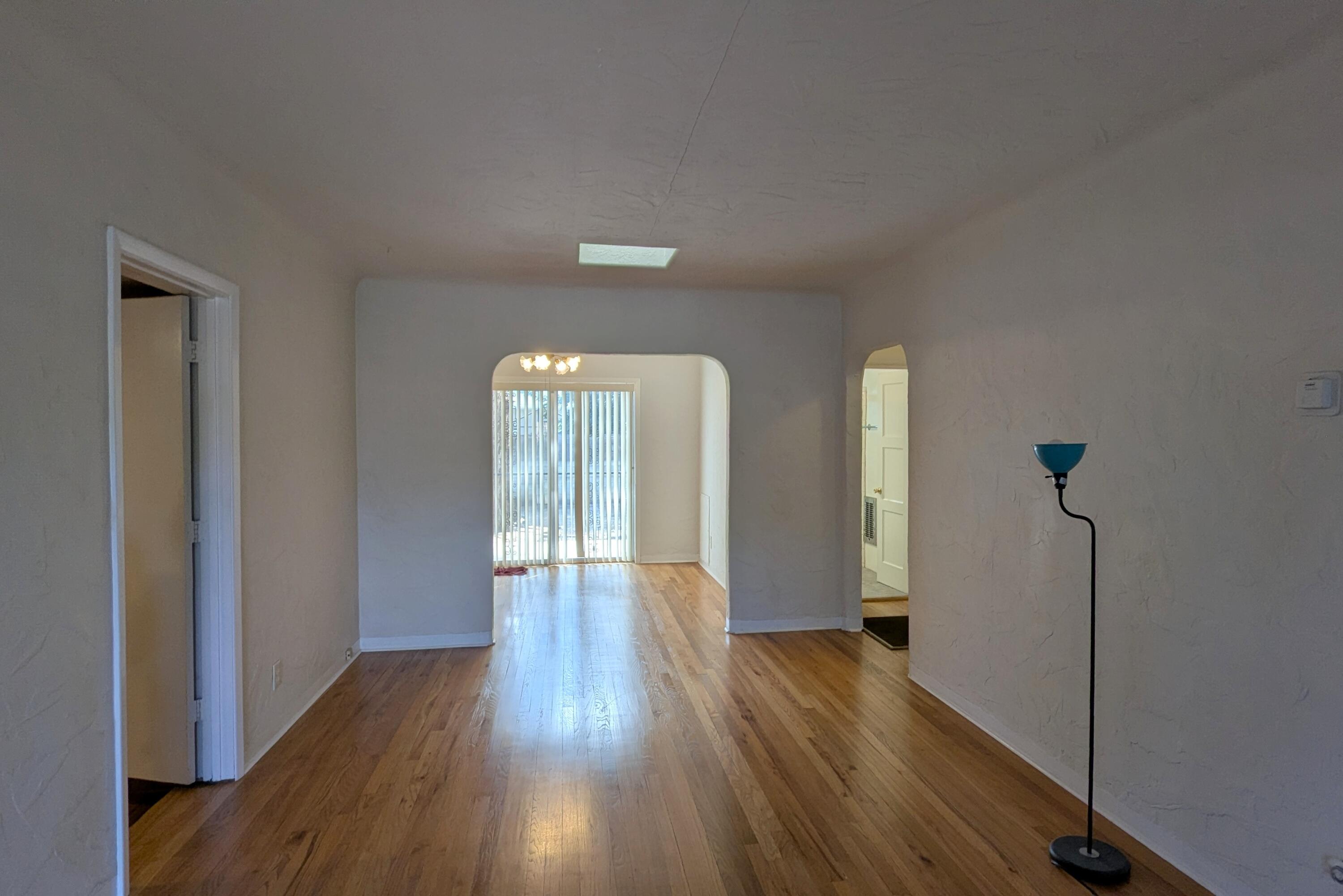 Photo 15 — 804 Wellesley Drive NE
