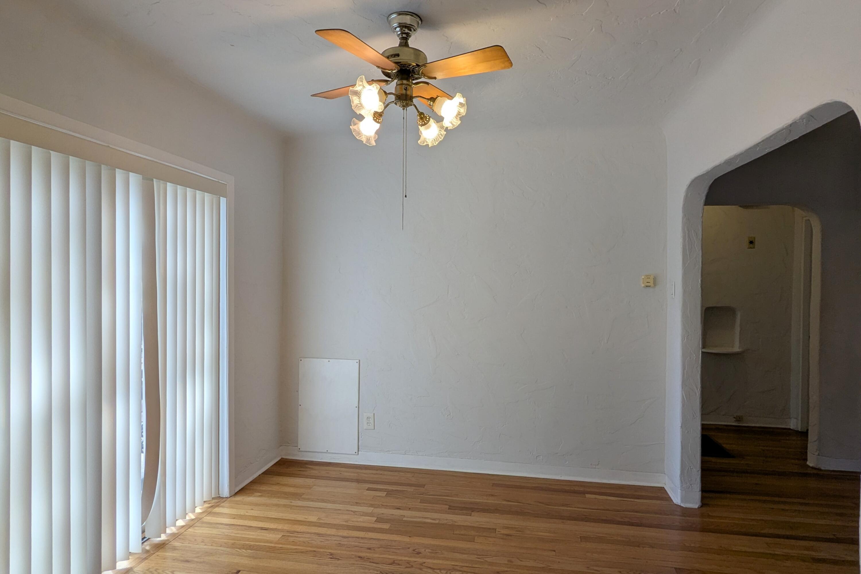 Photo 16 — 804 Wellesley Drive NE