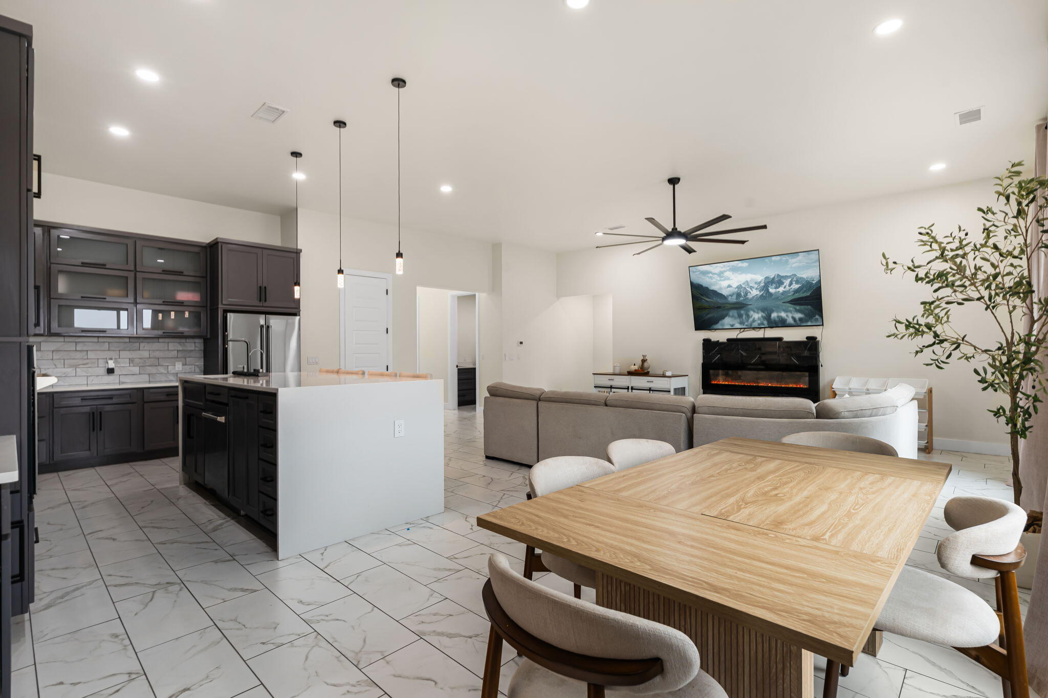 Photo 20 — 825 3rd Street NE