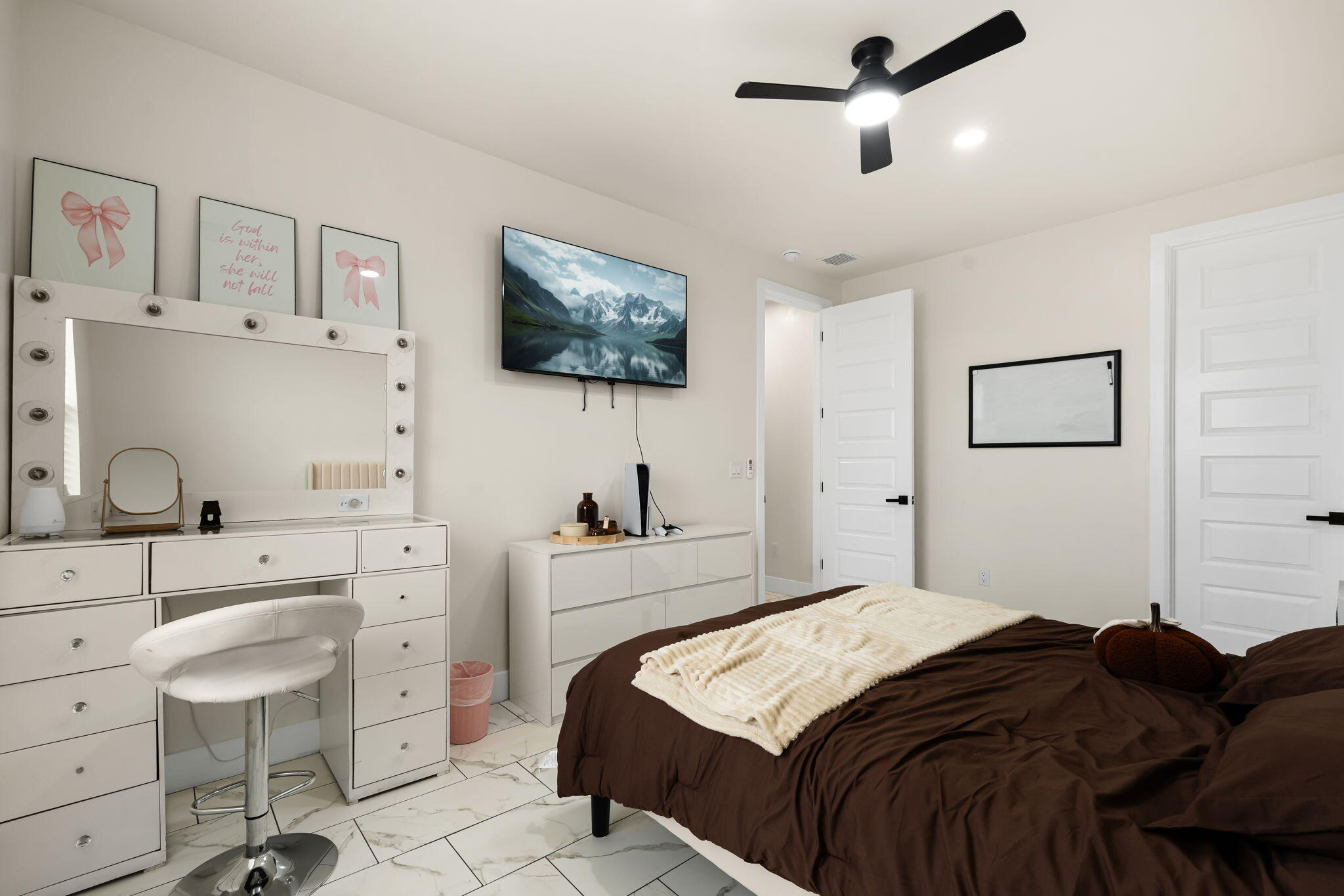 Photo 6 — 825 3rd Street NE