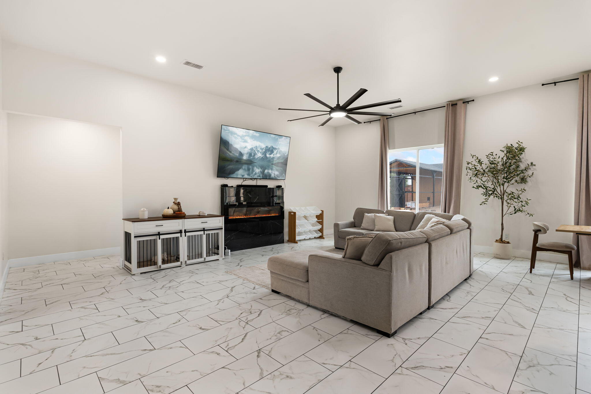 Photo 12 — 825 3rd Street NE