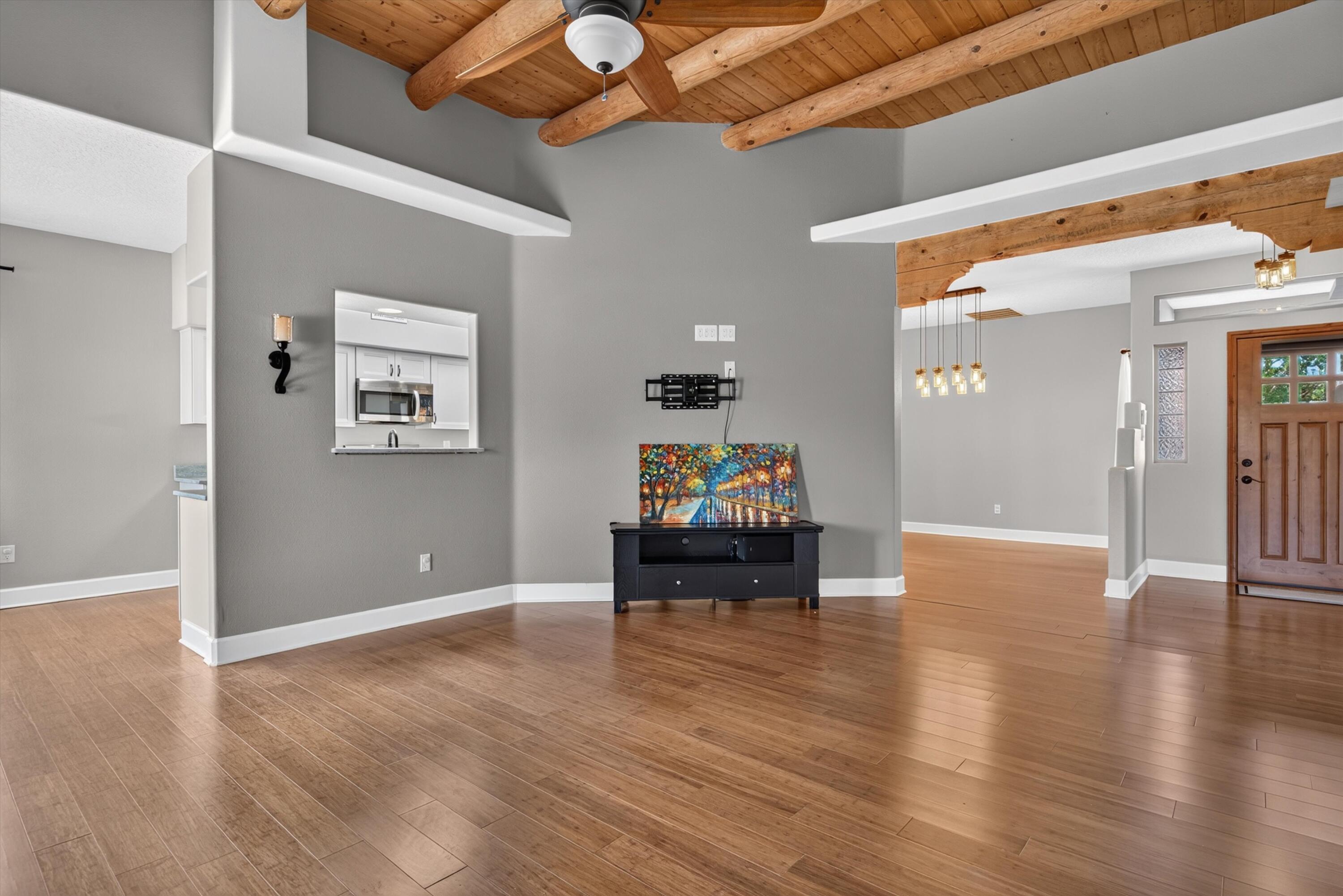 Photo 4 — 9714 Entrada Place NW
