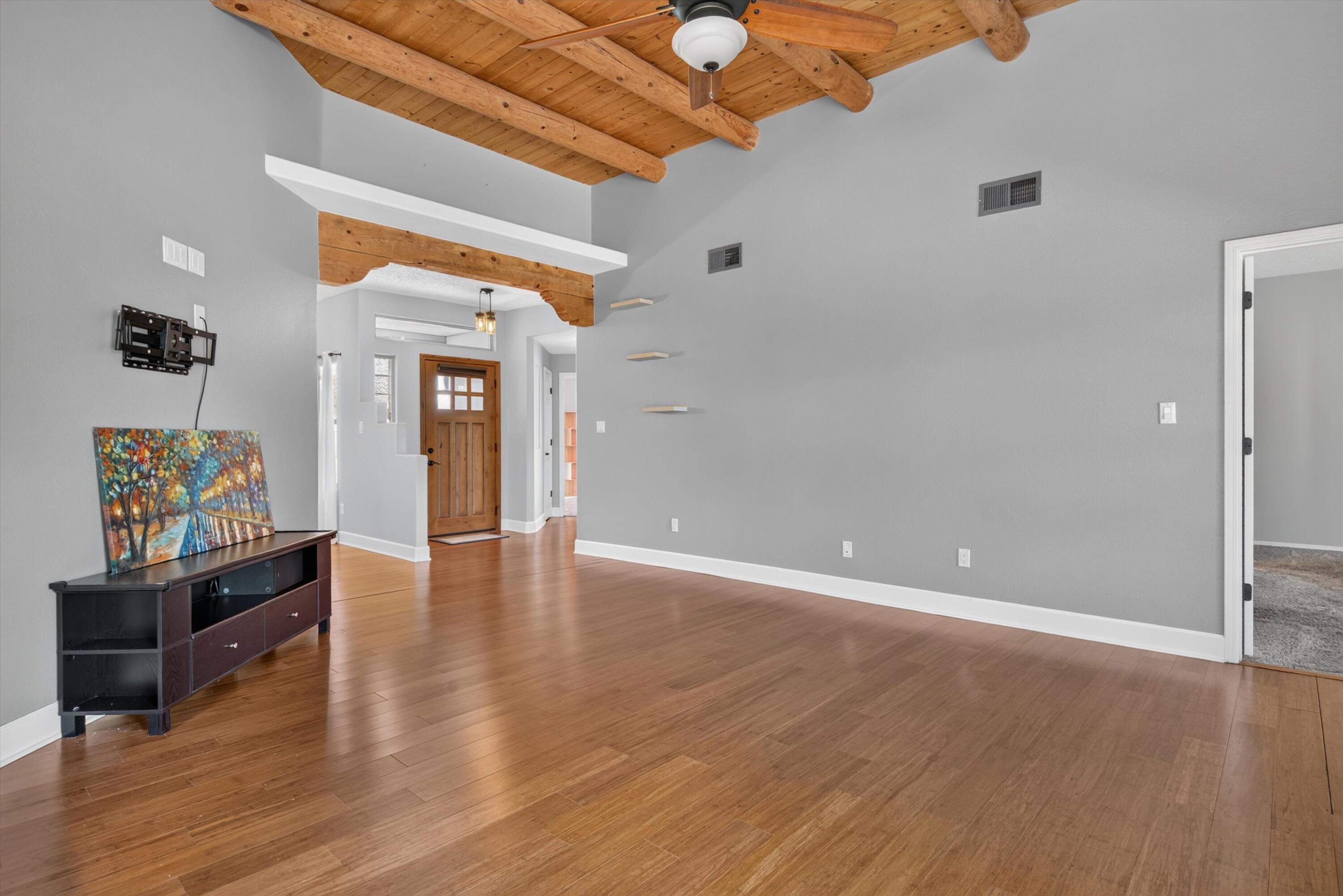 Photo 9 — 9714 Entrada Place NW