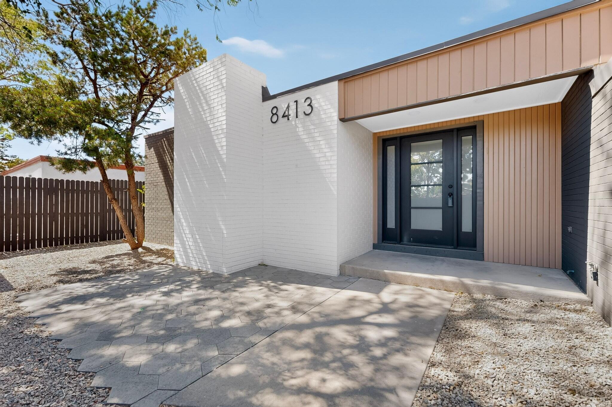 Photo 12 — 8413 Aztec Road NE