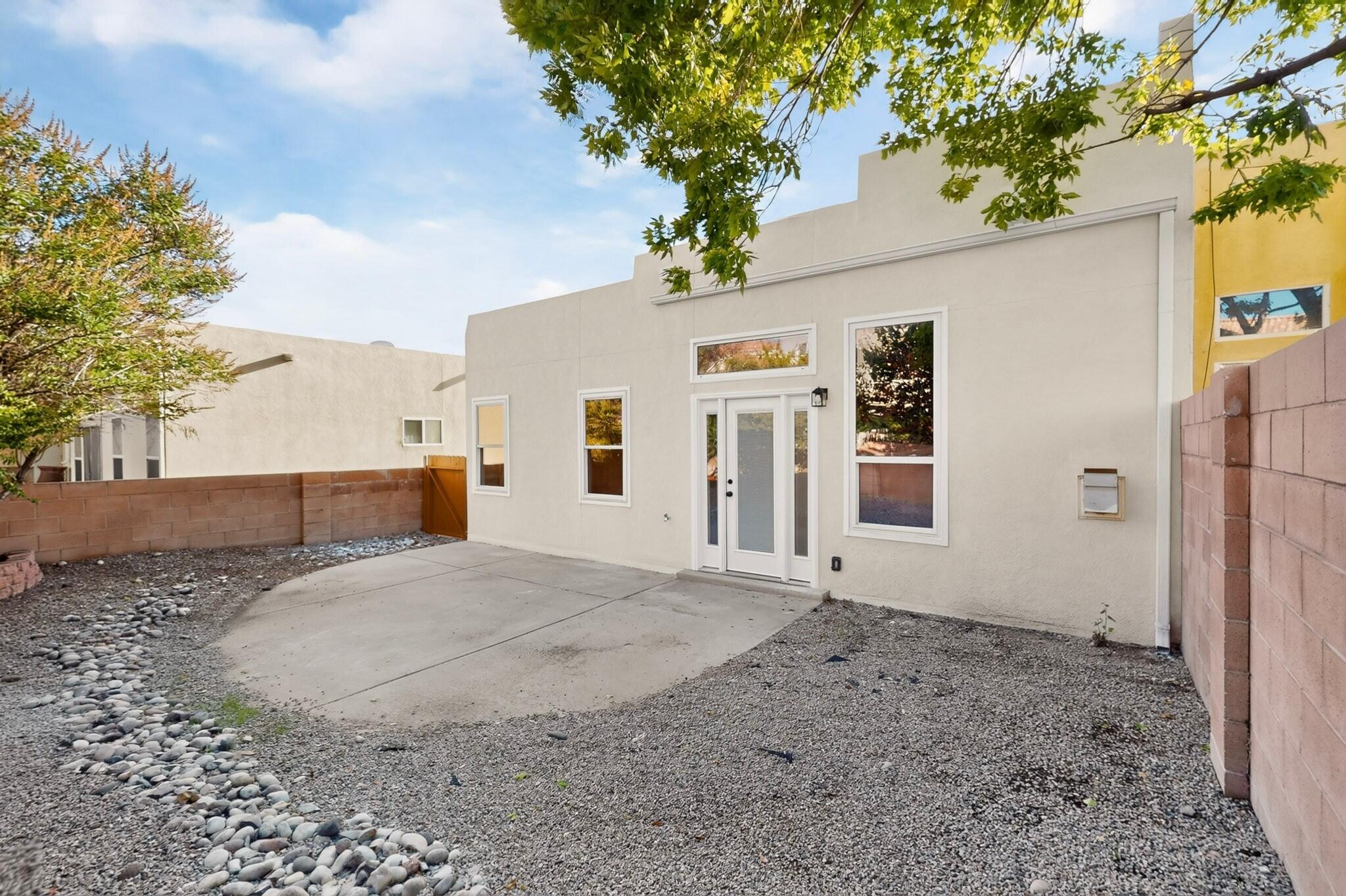 Photo 4 — 3120 Renaissance Drive SE