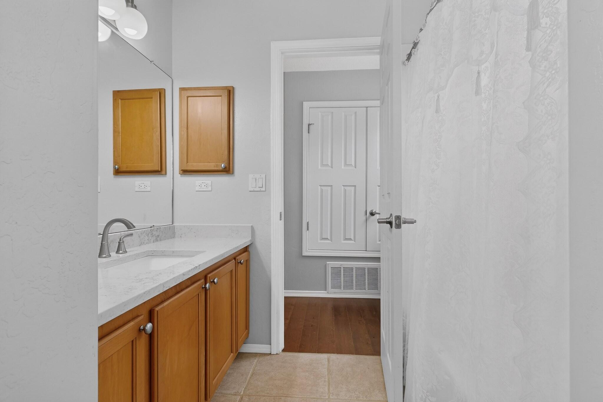 Photo 18 — 5036 Brown Bear Drive NE