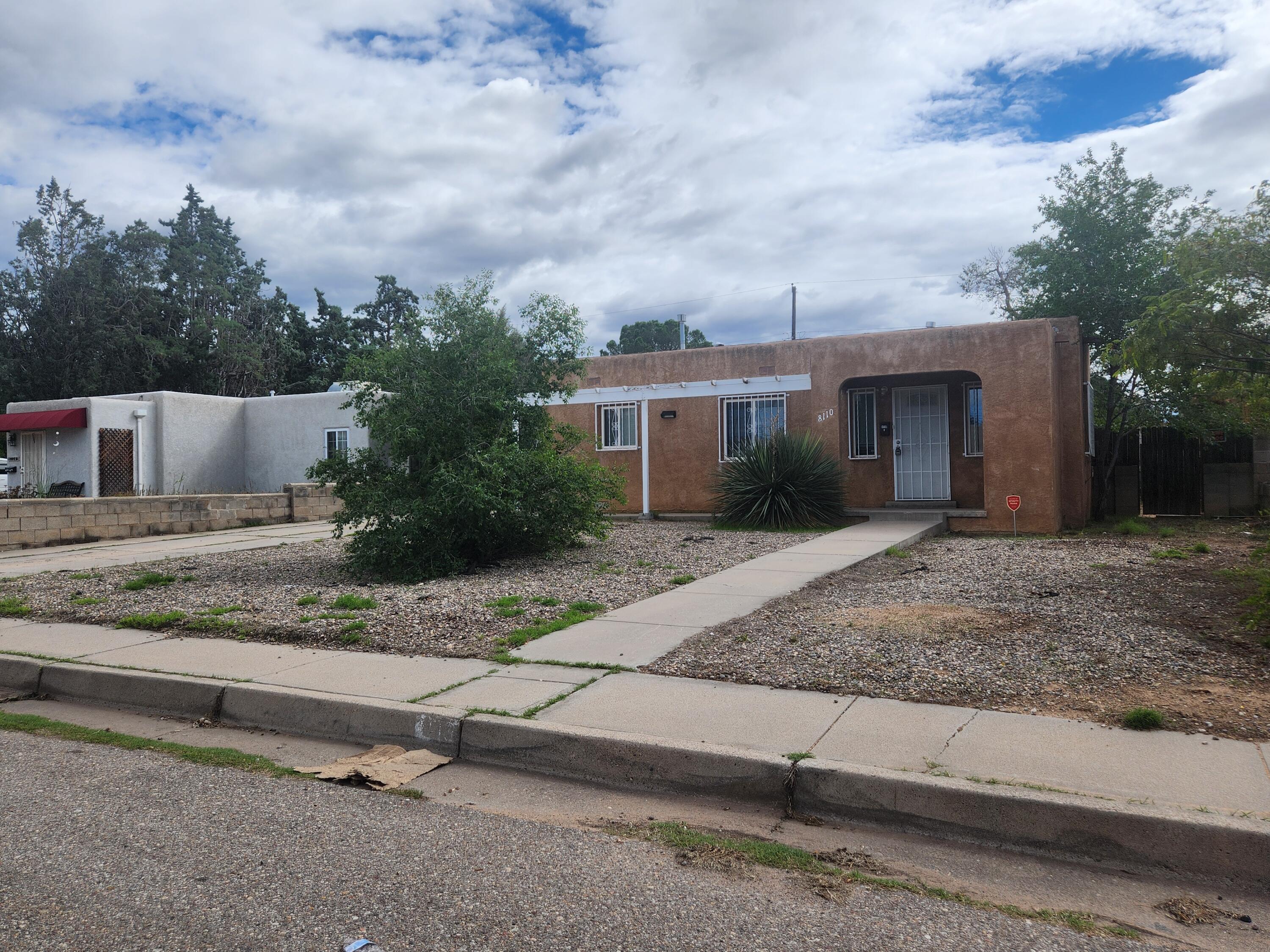8110 Roma Avenue NE, Albuquerque, NM 87108