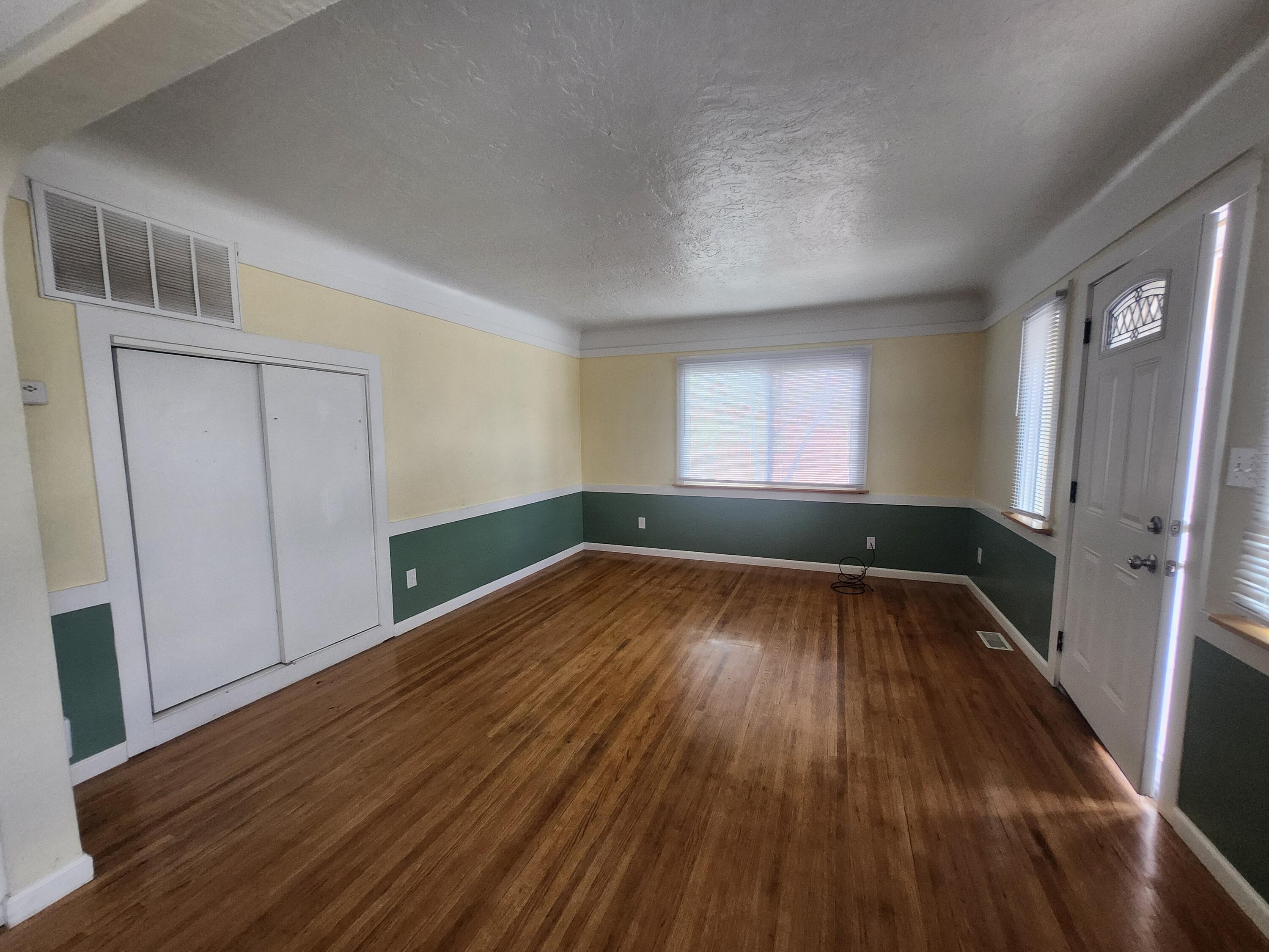 Photo 12 — 8110 Roma Avenue NE