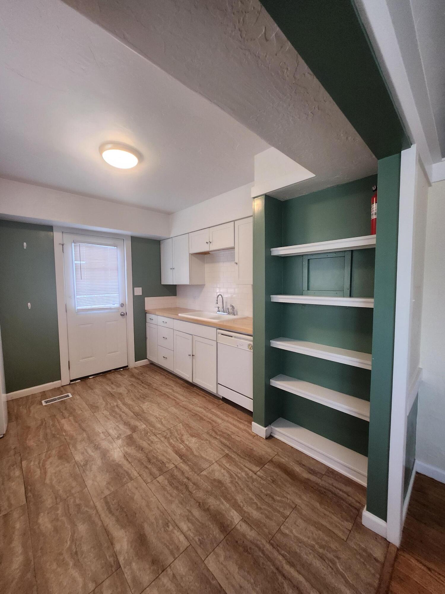 Photo 8 — 8110 Roma Avenue NE
