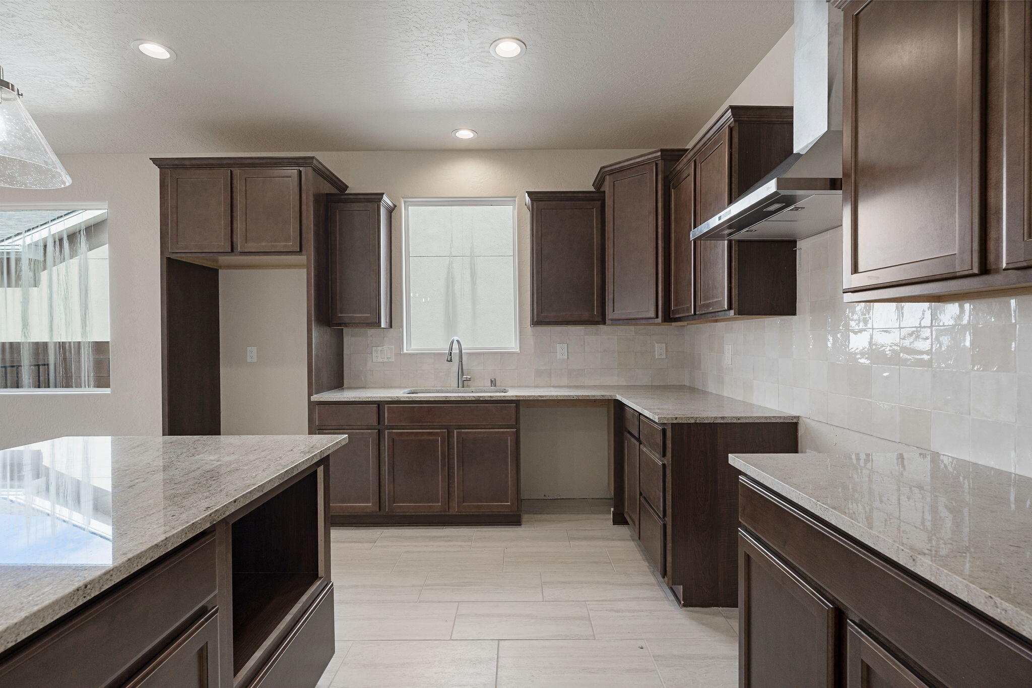 Photo 16 — 6960 Sydney Drive NE