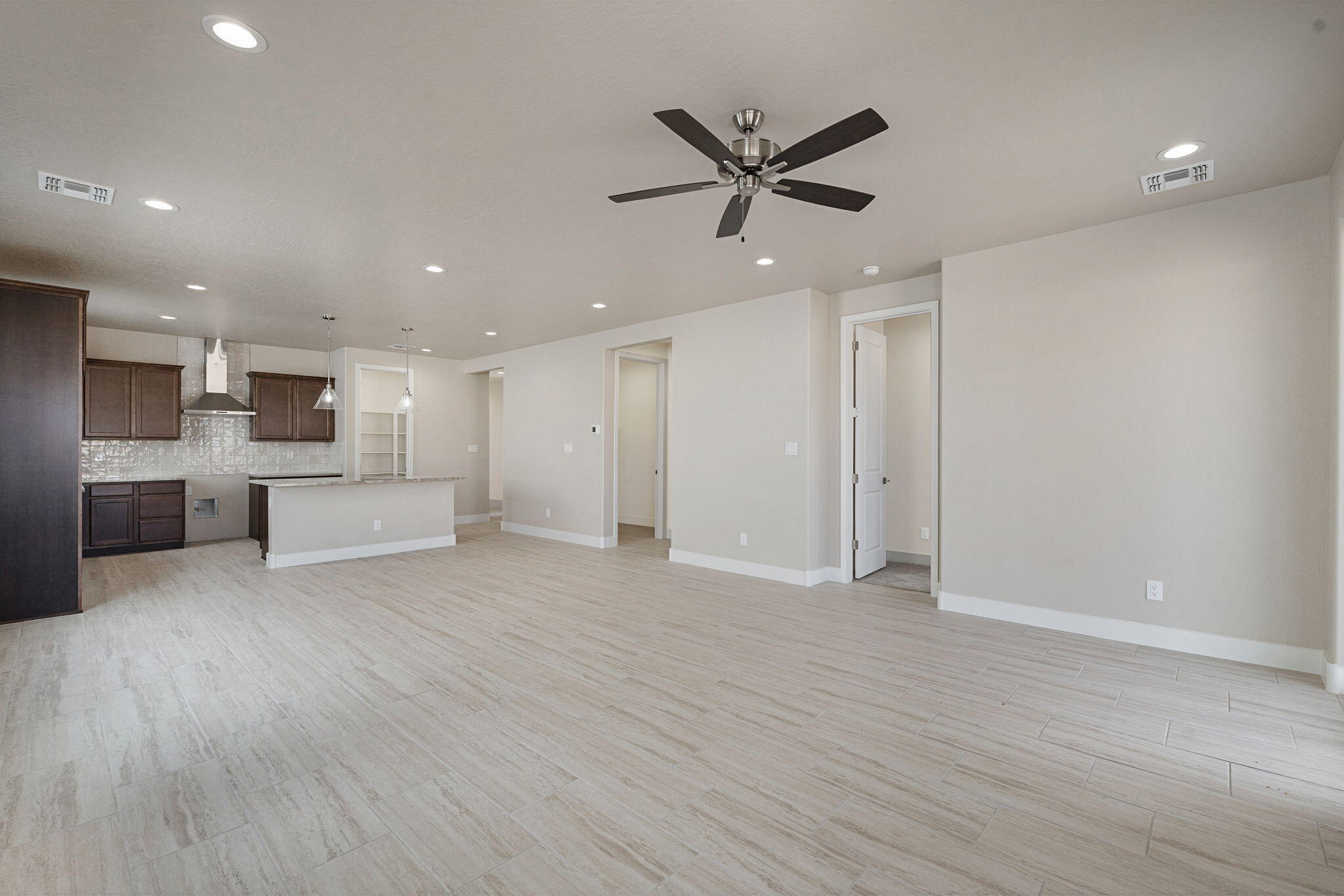 Photo 14 — 6960 Sydney Drive NE