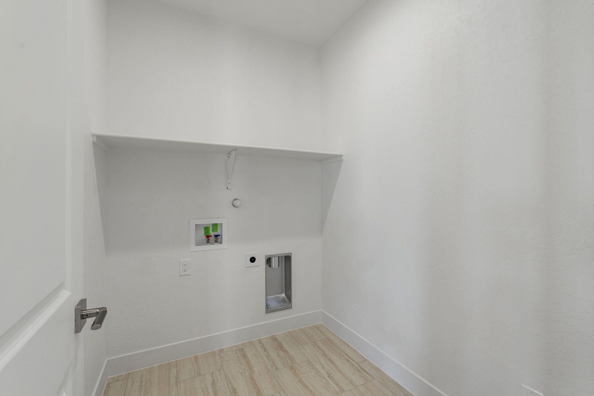 Photo 13 — 6960 Sydney Drive NE