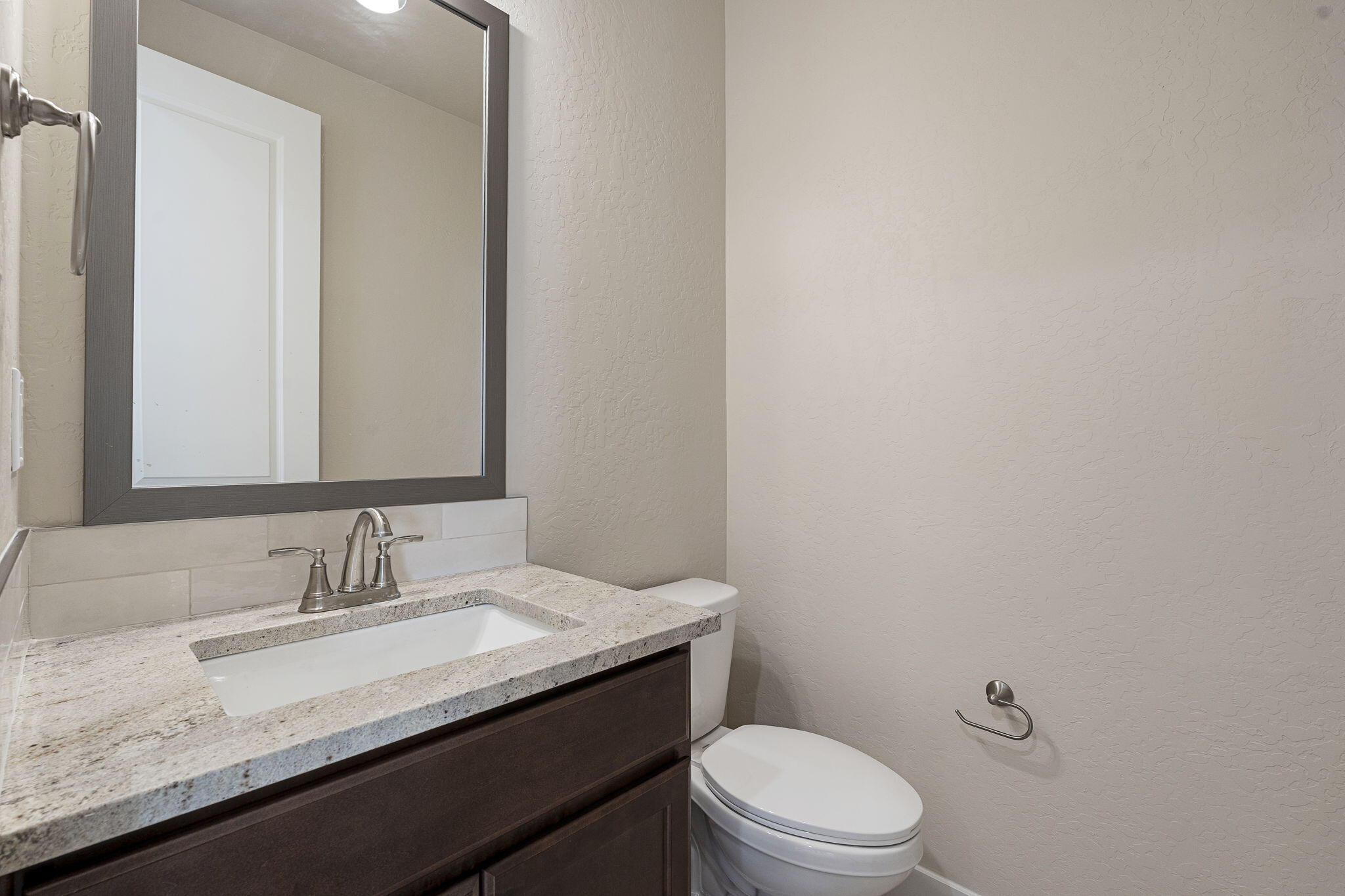 Photo 12 — 6960 Sydney Drive NE