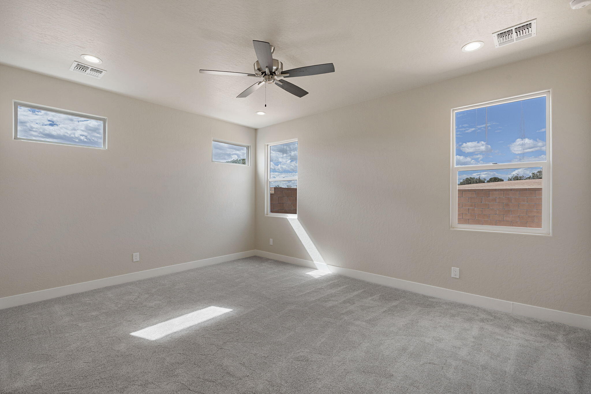 Photo 11 — 6960 Sydney Drive NE