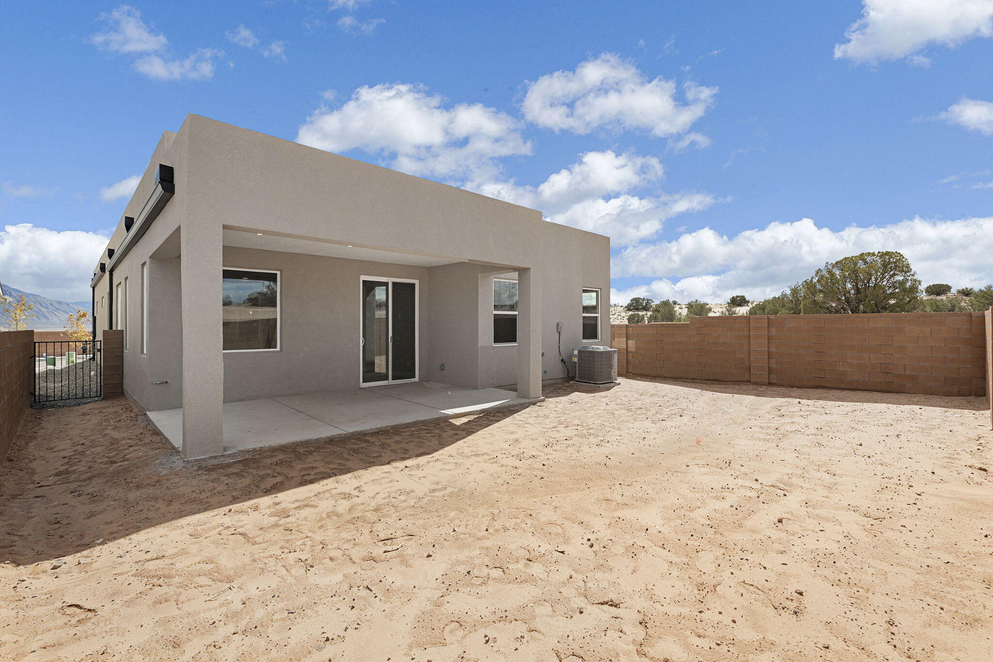 Photo 4 — 6960 Sydney Drive NE