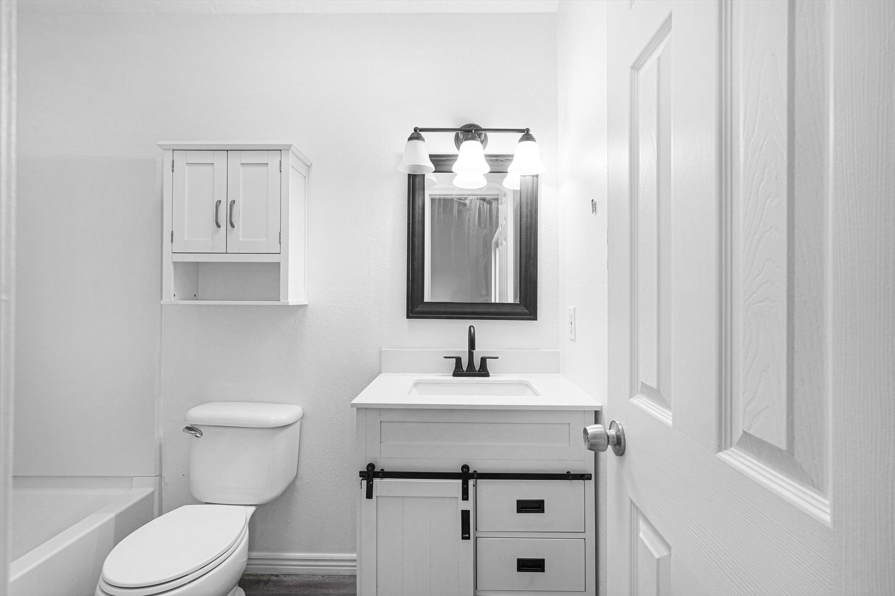 Photo 12 — 10416 Johncock Avenue SW