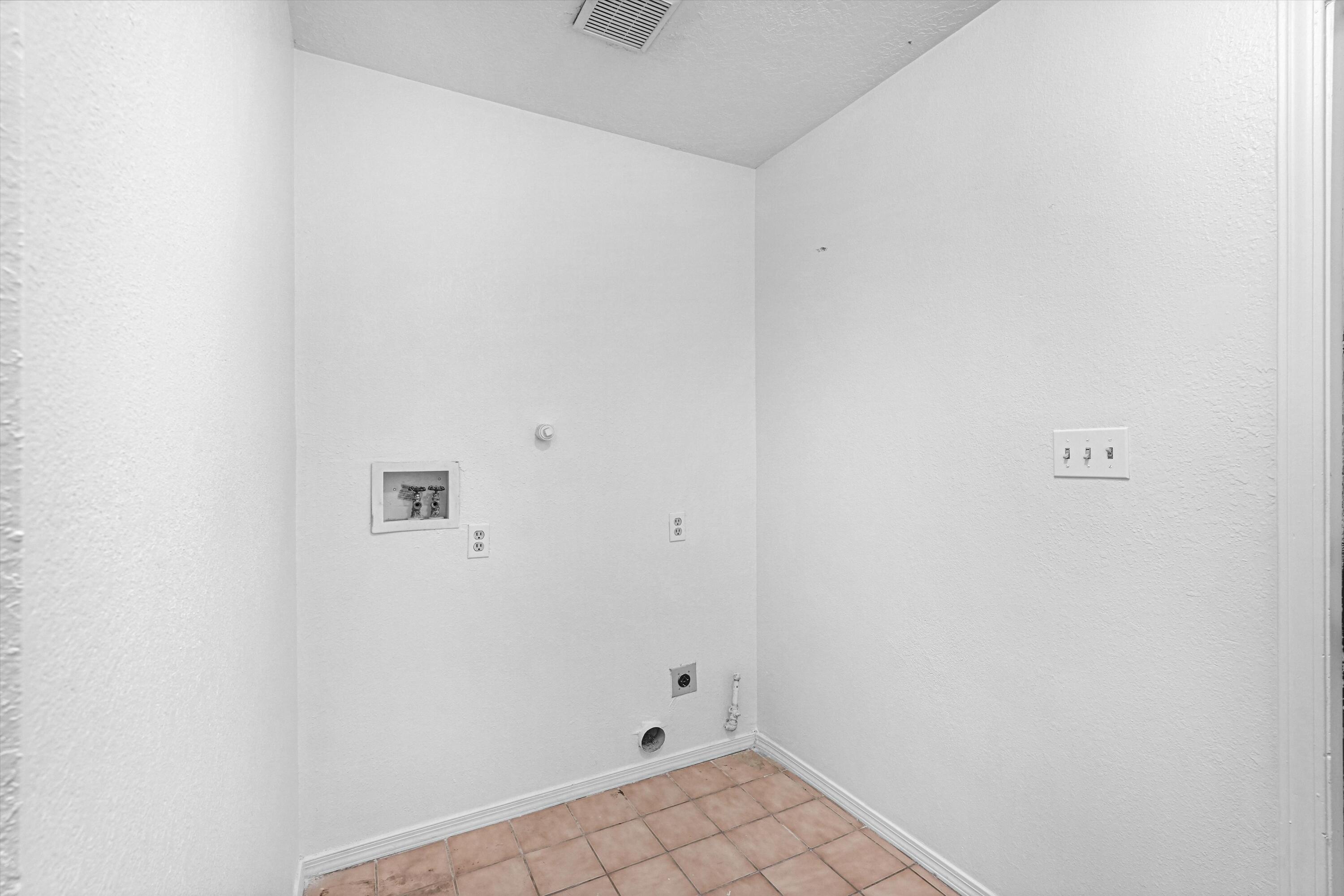 Photo 6 — 10416 Johncock Avenue SW