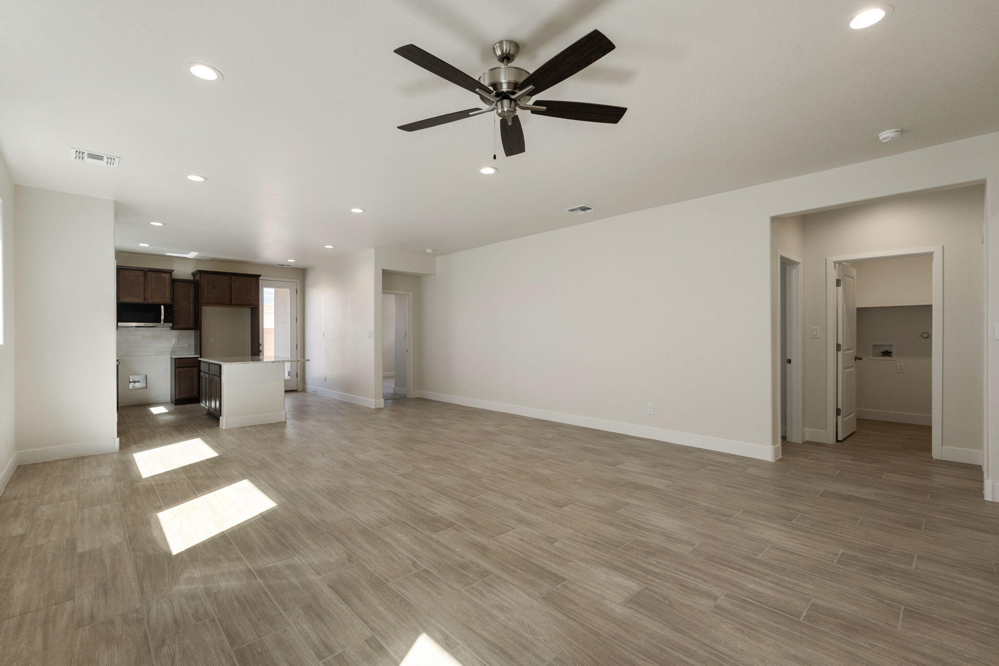 Photo 8 — 6952 Sydney Drive NE
