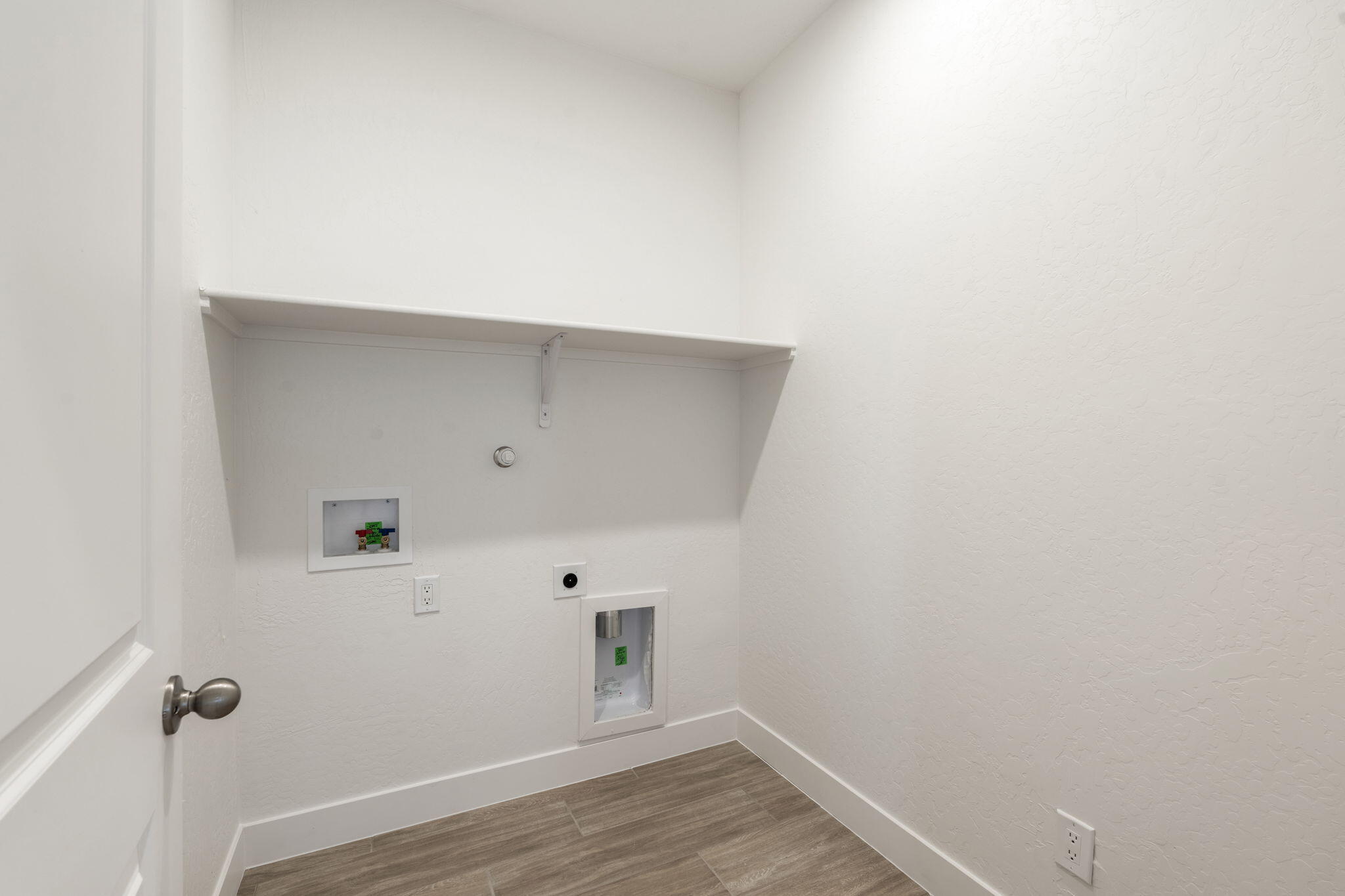 Photo 5 — 6952 Sydney Drive NE