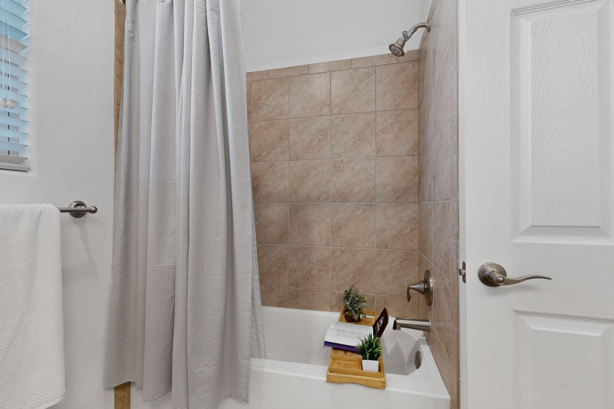Photo 11 — 6945 Mountain Hawk Loop NE