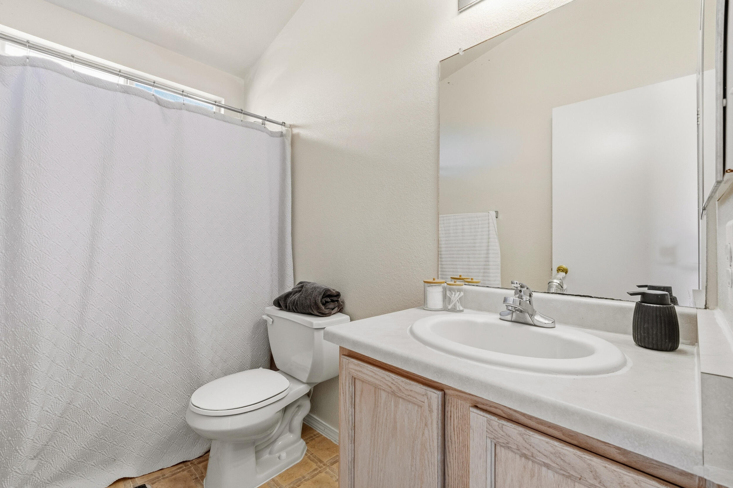Photo 8 — 527 Saddle Blanket Trail SW