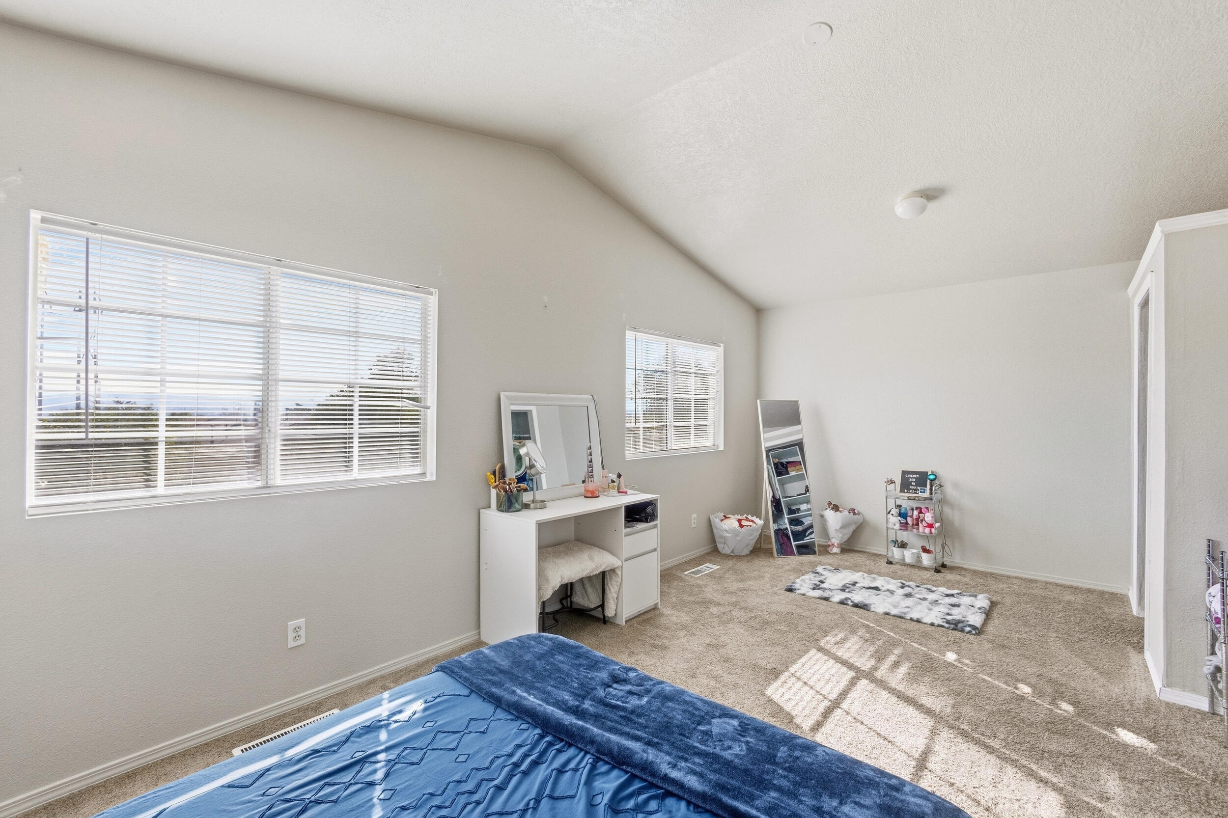 Photo 10 — 527 Saddle Blanket Trail SW