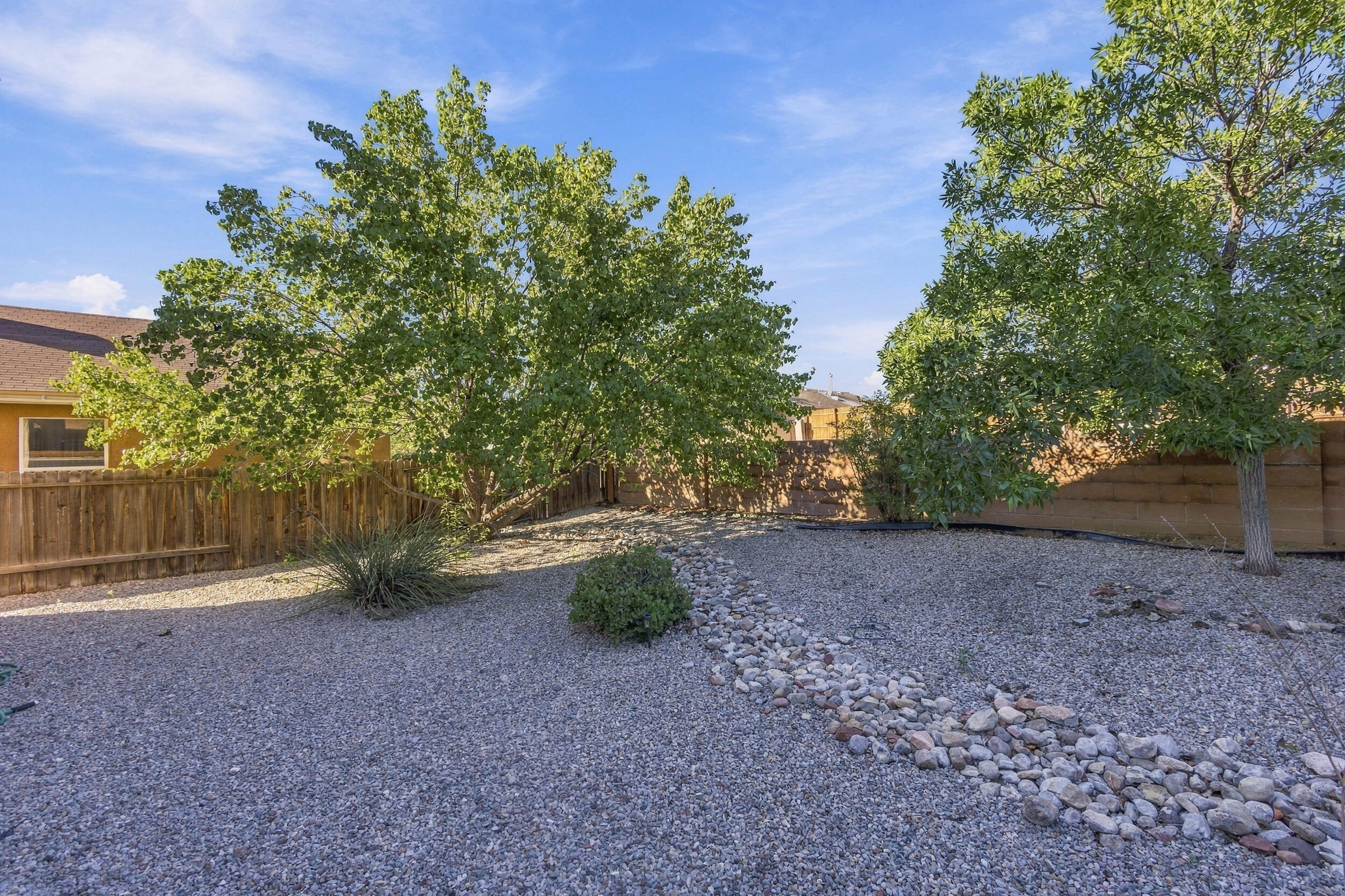 Photo 12 — 527 Saddle Blanket Trail SW