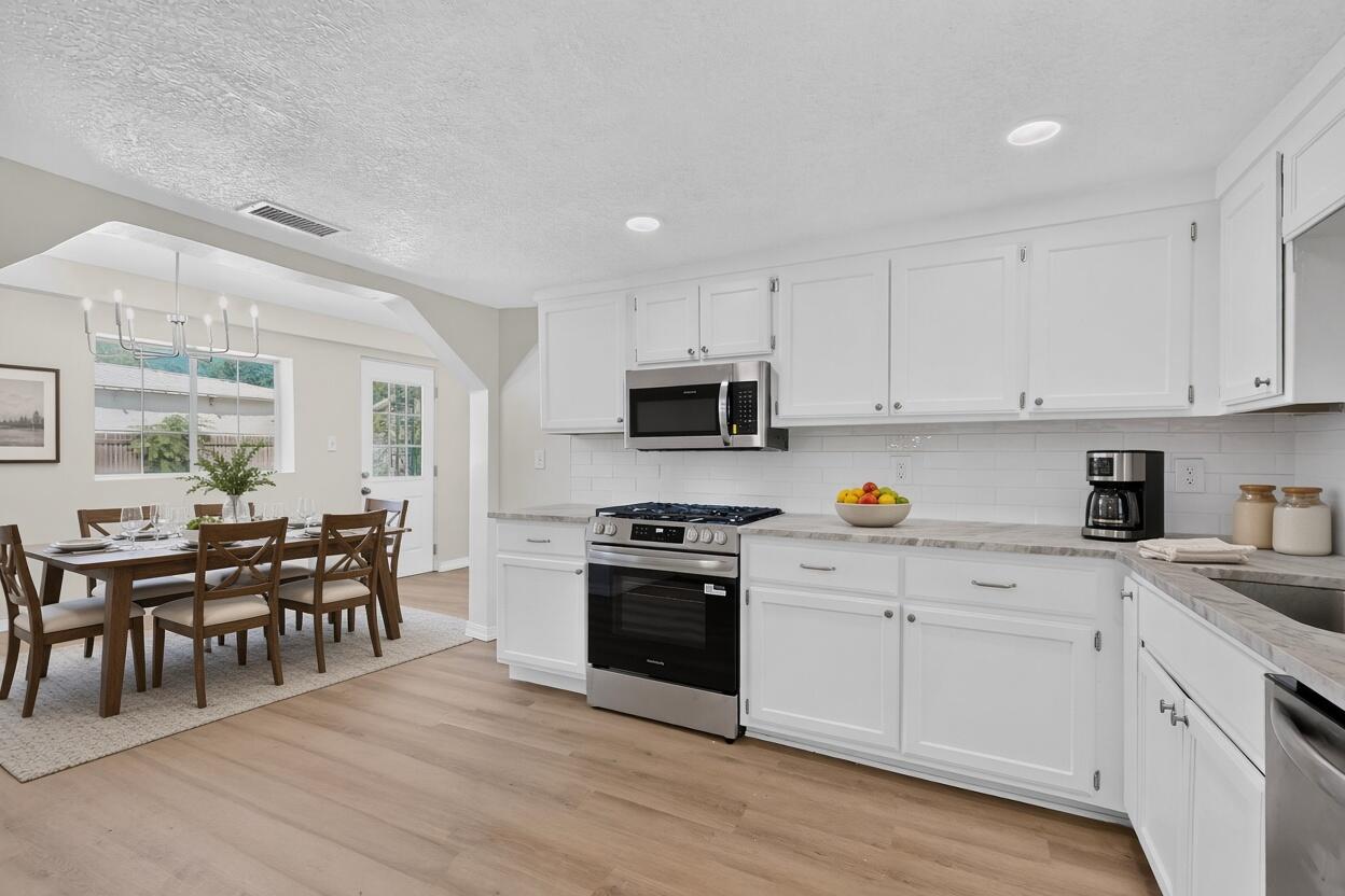 Photo 4 — 3129 Mares Road SW