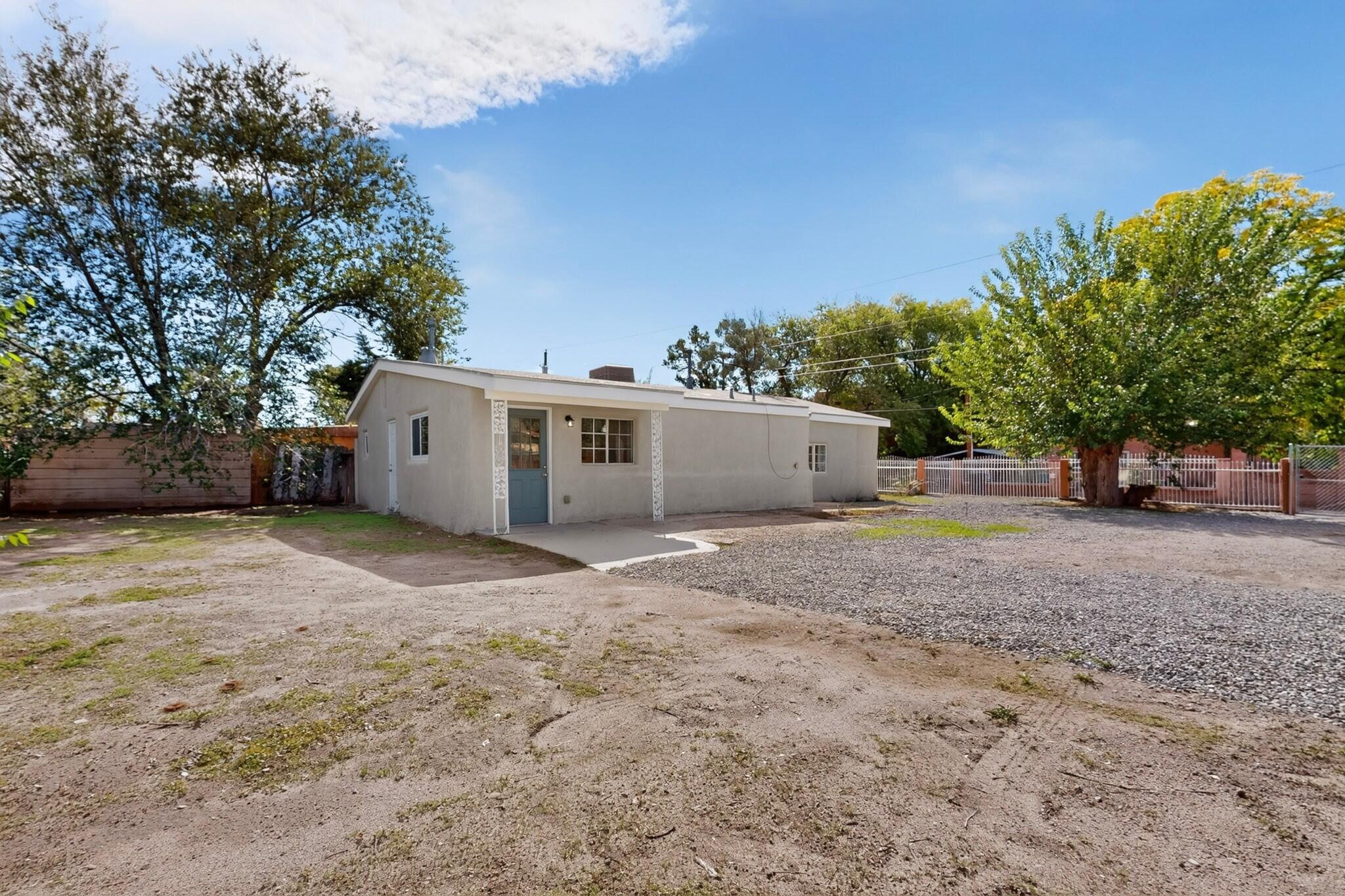 Photo 2 — 3129 Mares Road SW