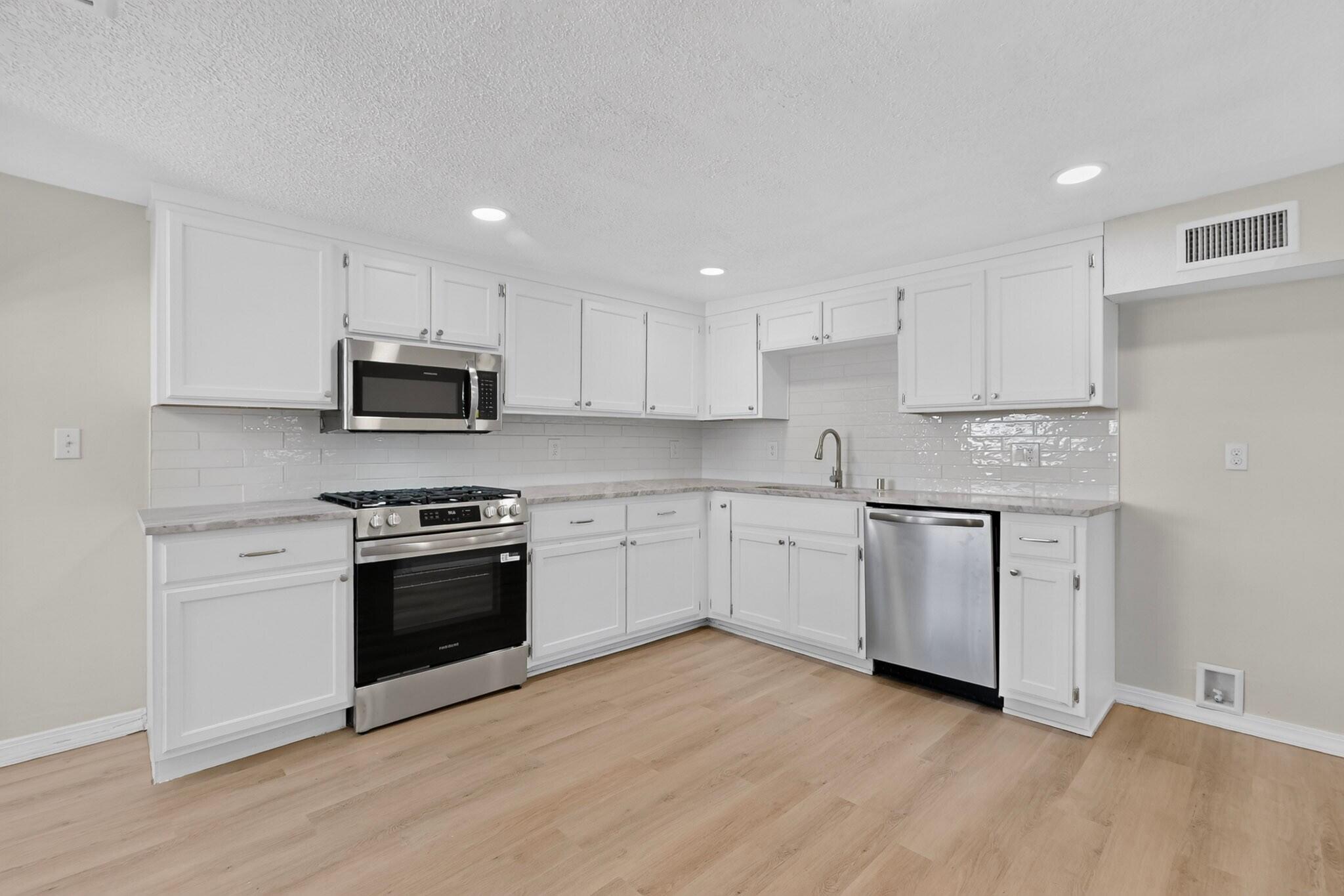 Photo 10 — 3129 Mares Road SW