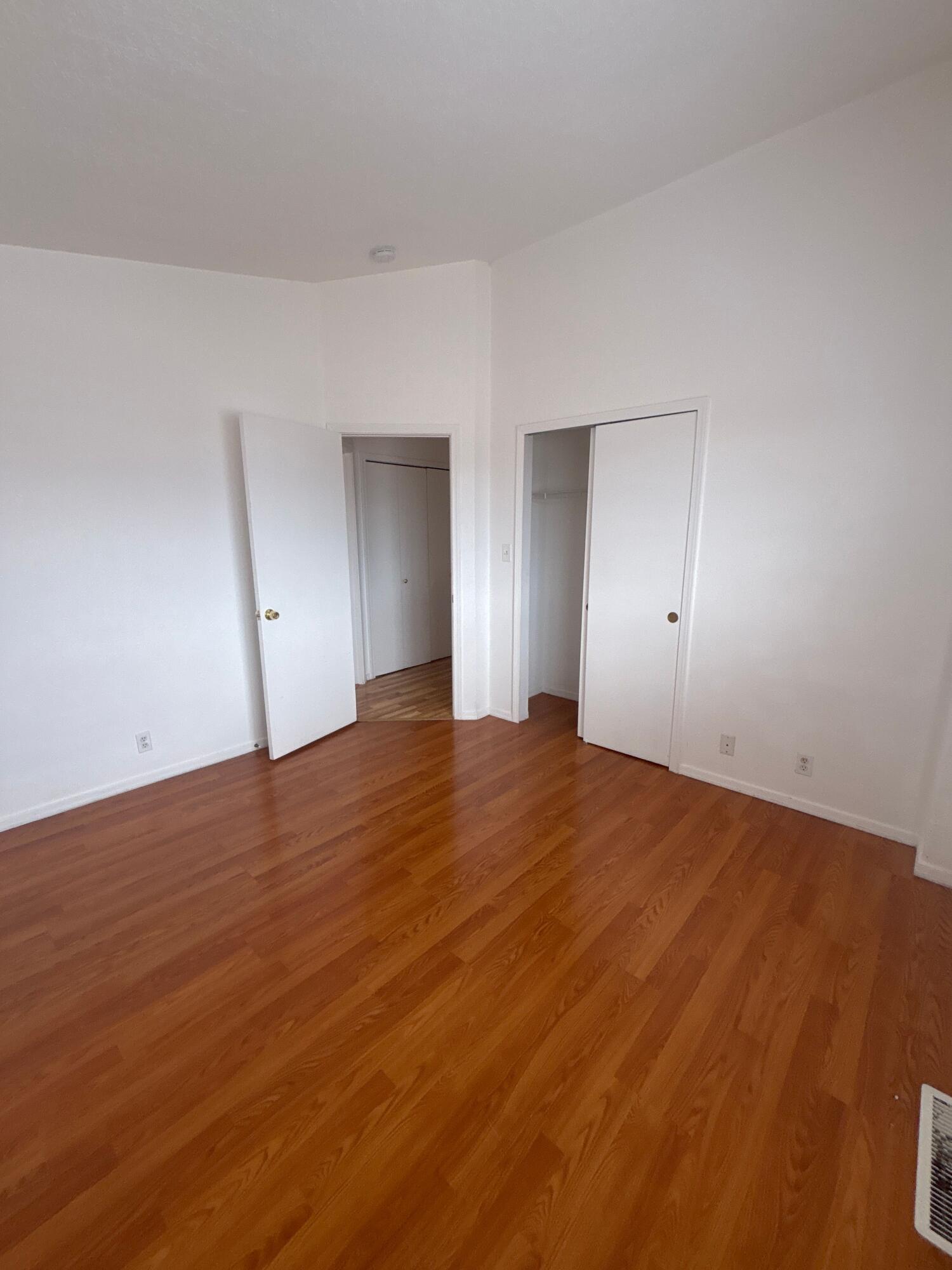 Photo 3 — 4729 Chesapeake Place NE