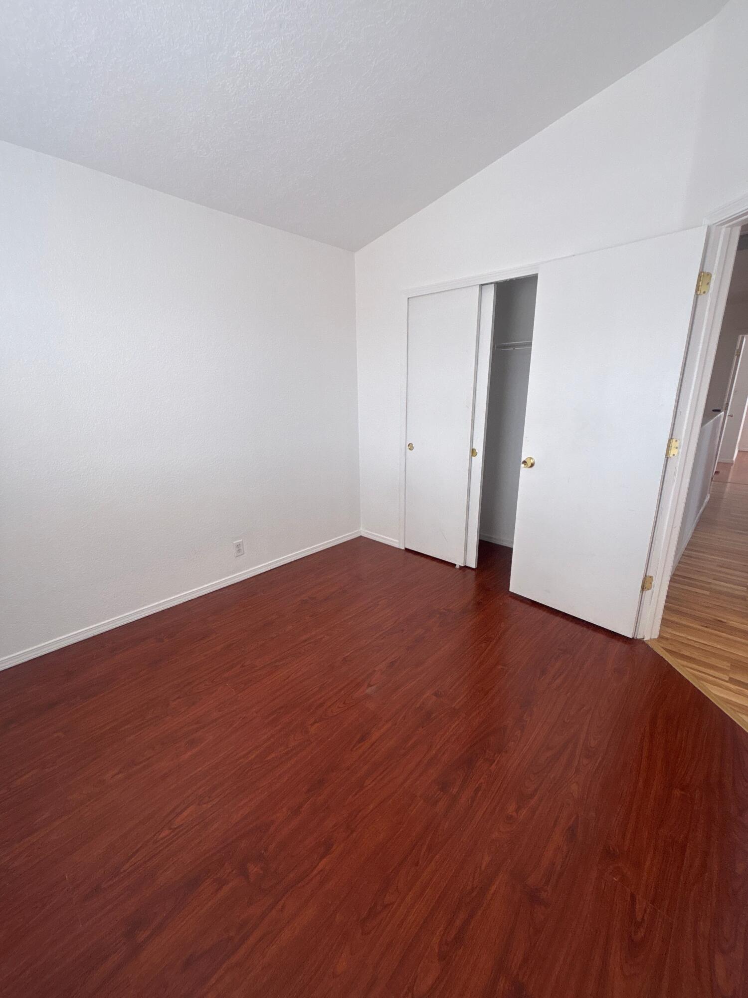 Photo 8 — 4729 Chesapeake Place NE