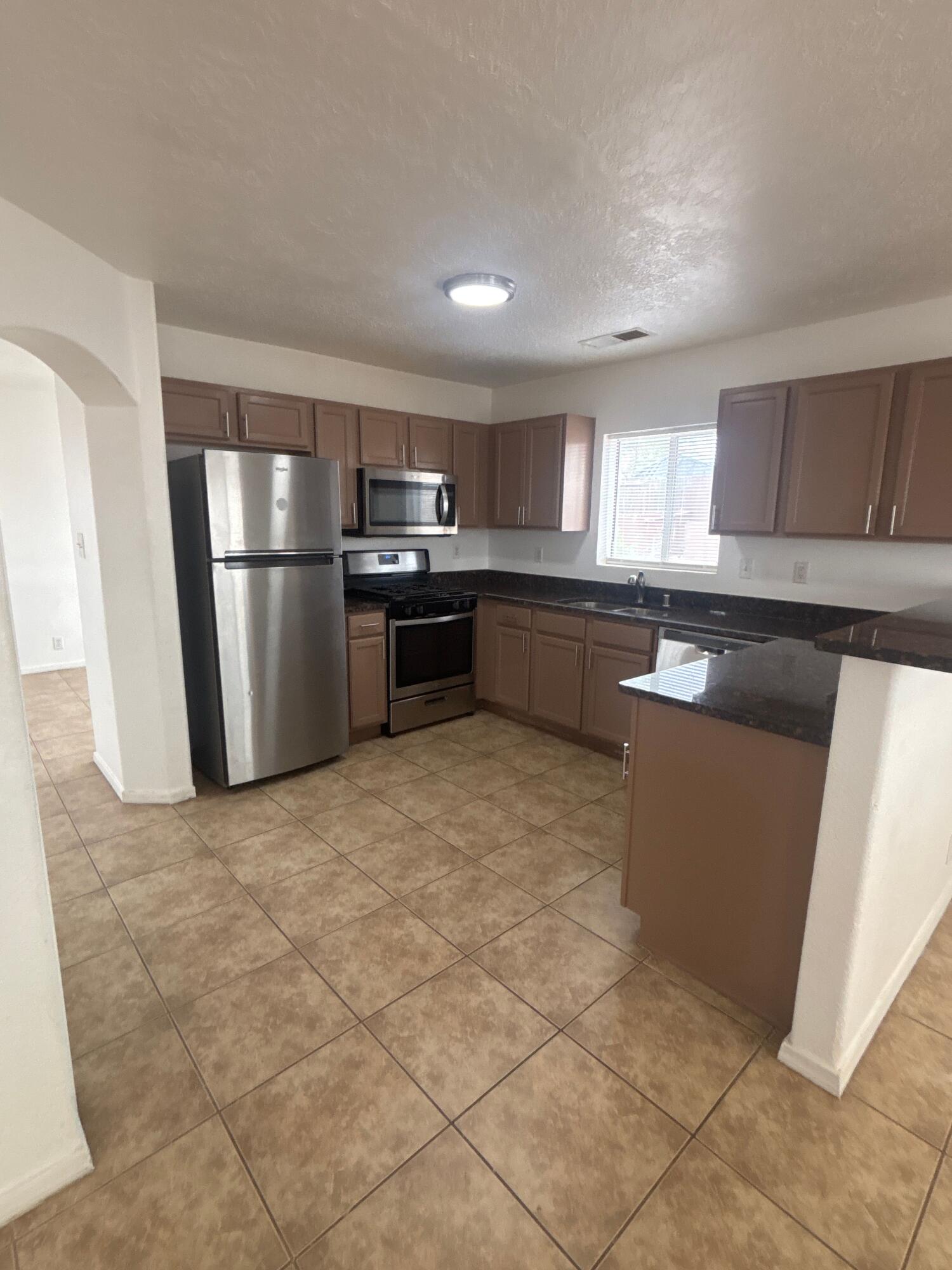 Photo 13 — 4729 Chesapeake Place NE