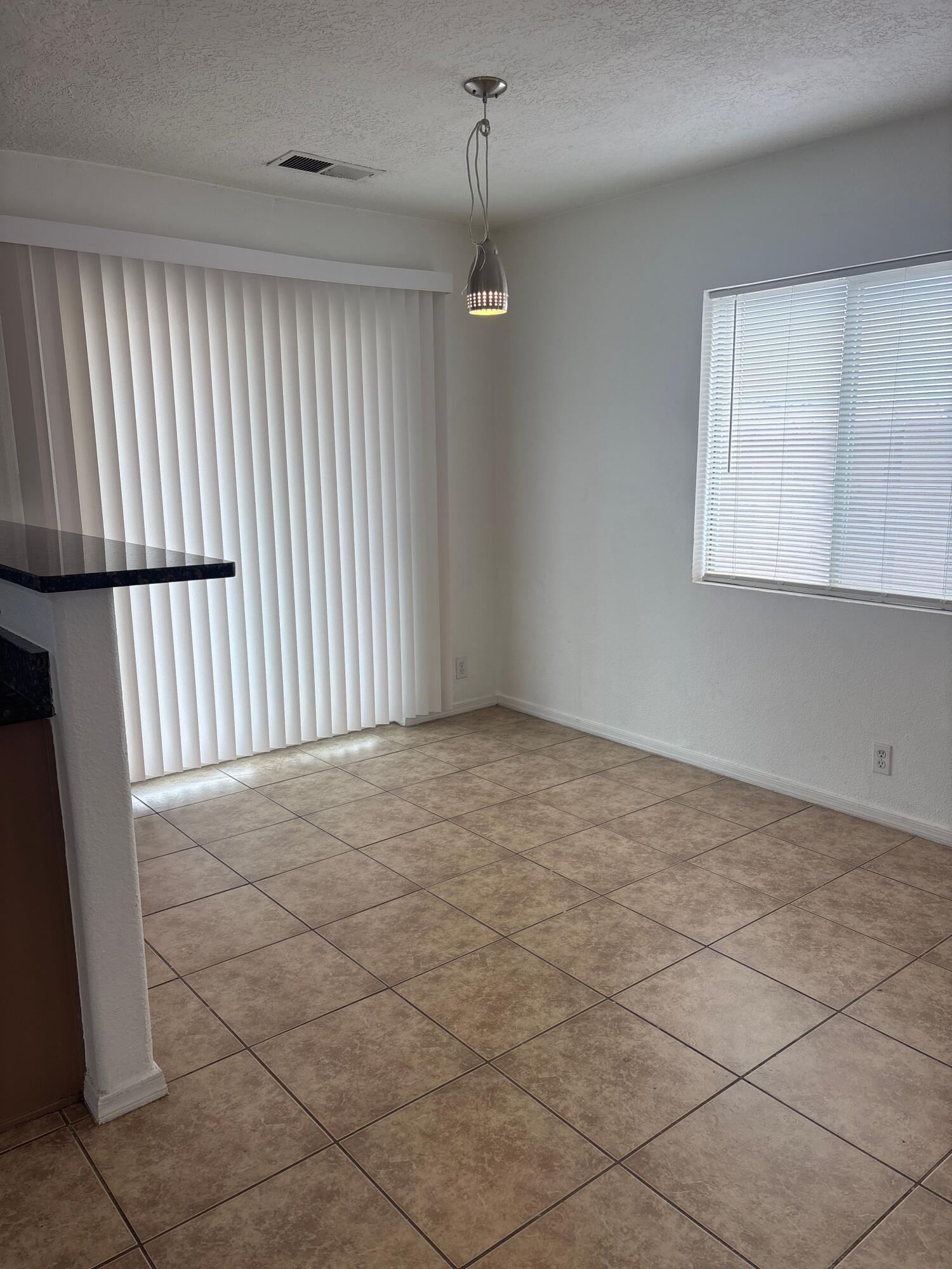 Photo 14 — 4729 Chesapeake Place NE