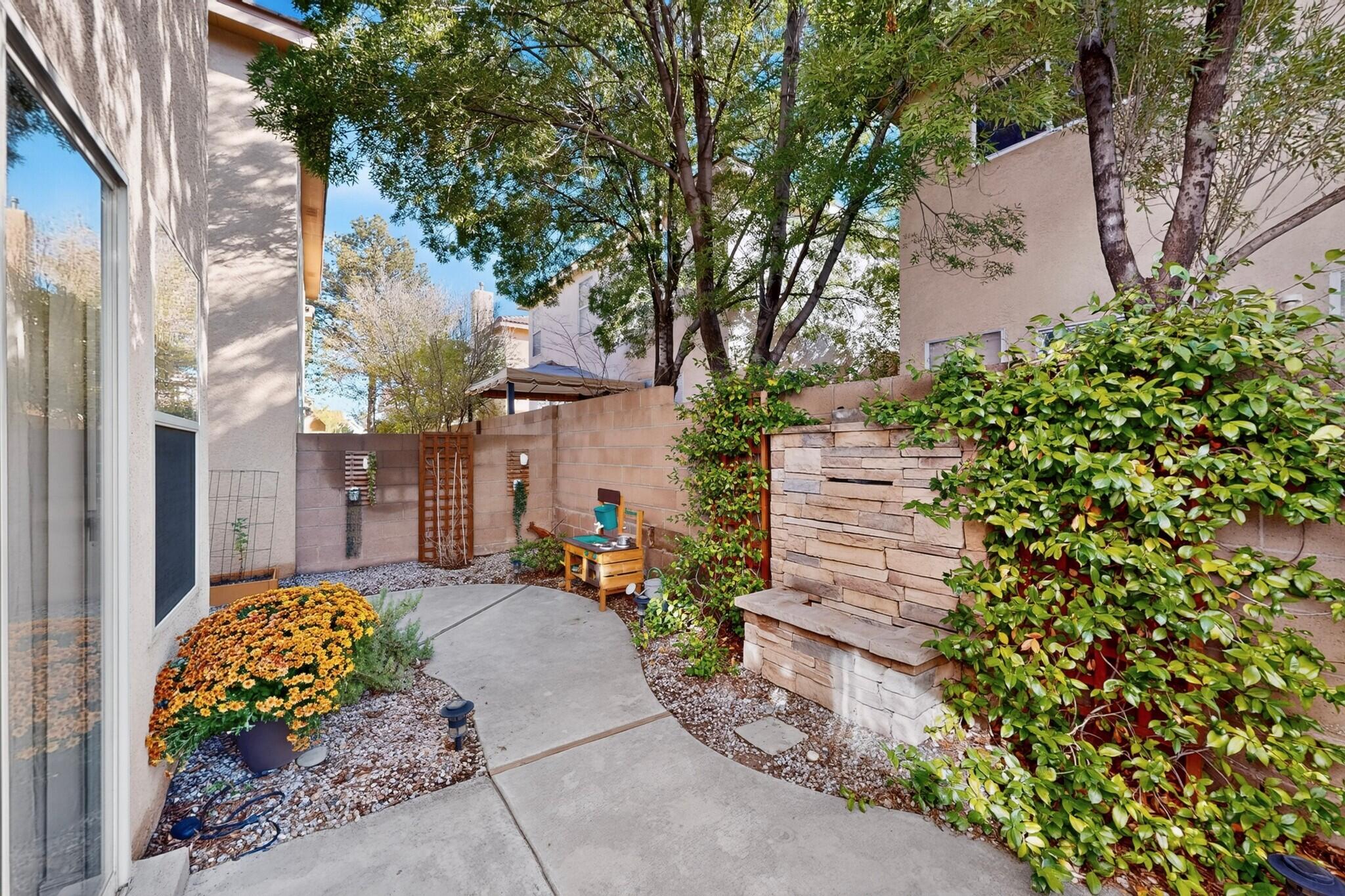 Photo 2 — 4261 Altura Mesa Lane NE