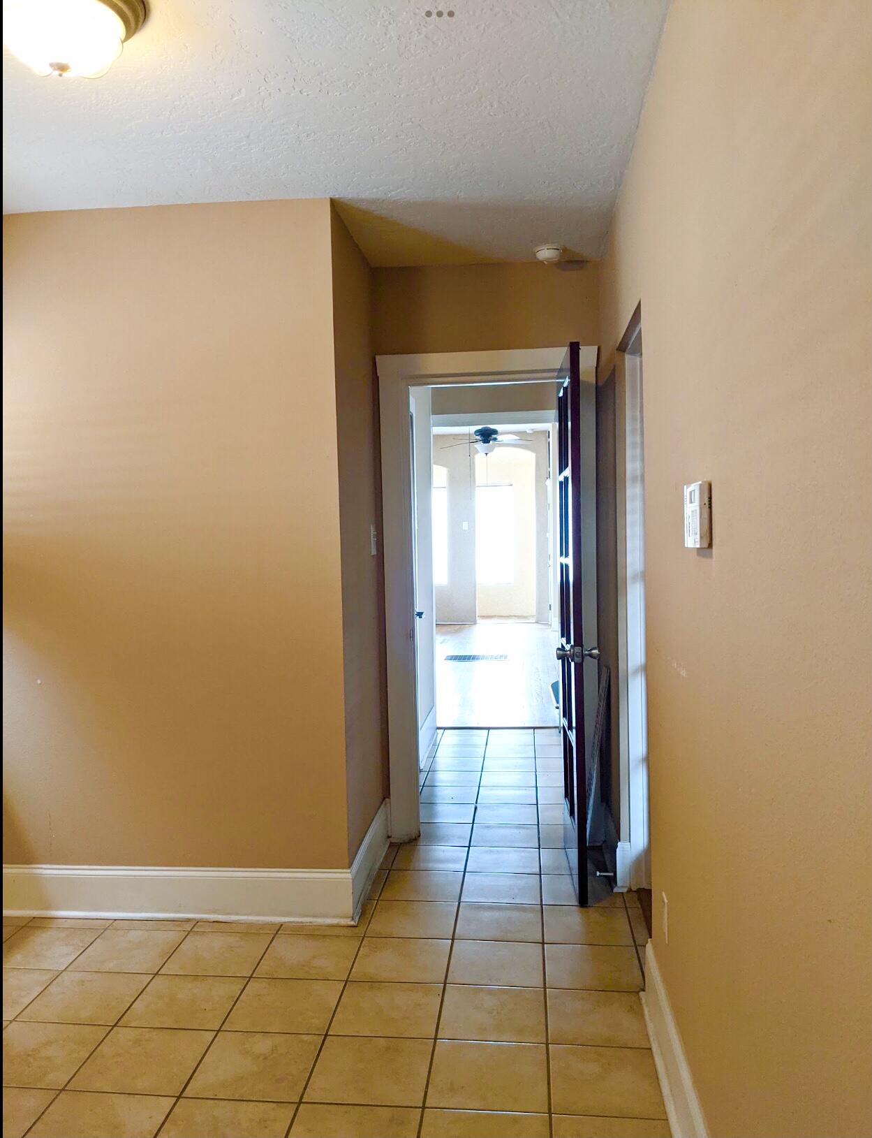 Photo 4 — 1019 2nd Street NW