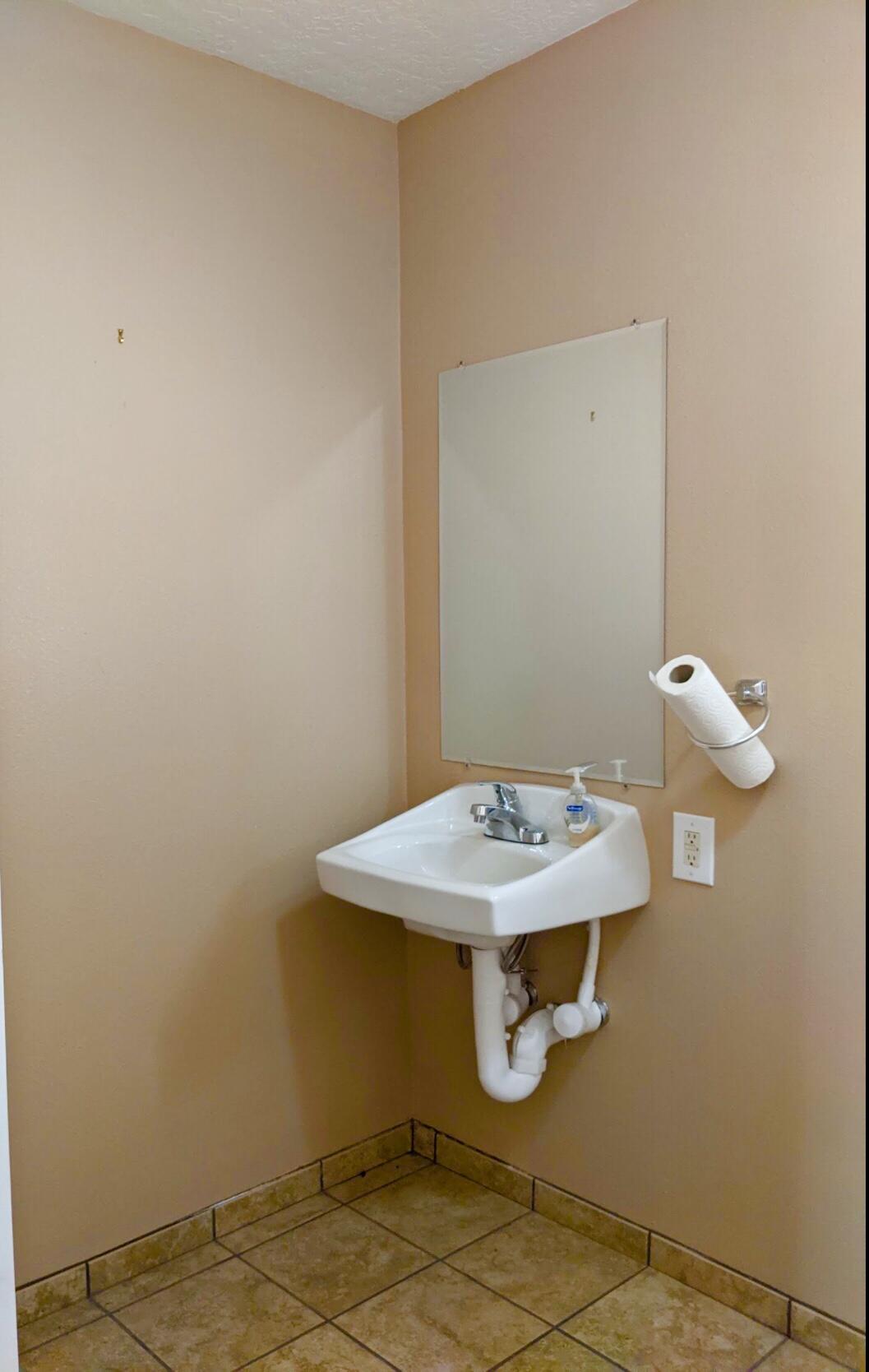 Photo 8 — 1019 2nd Street NW