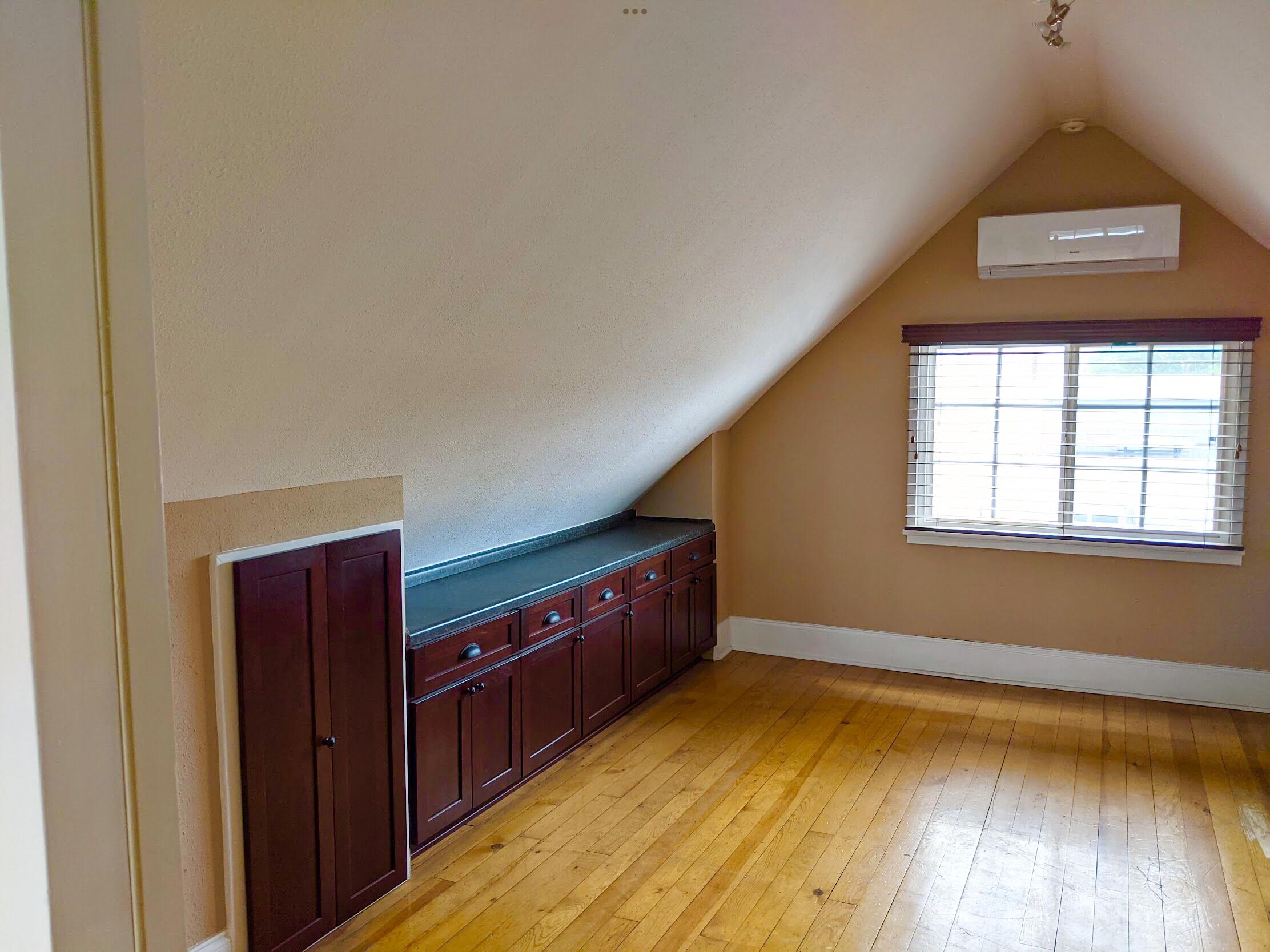 Photo 11 — 1019 2nd Street NW