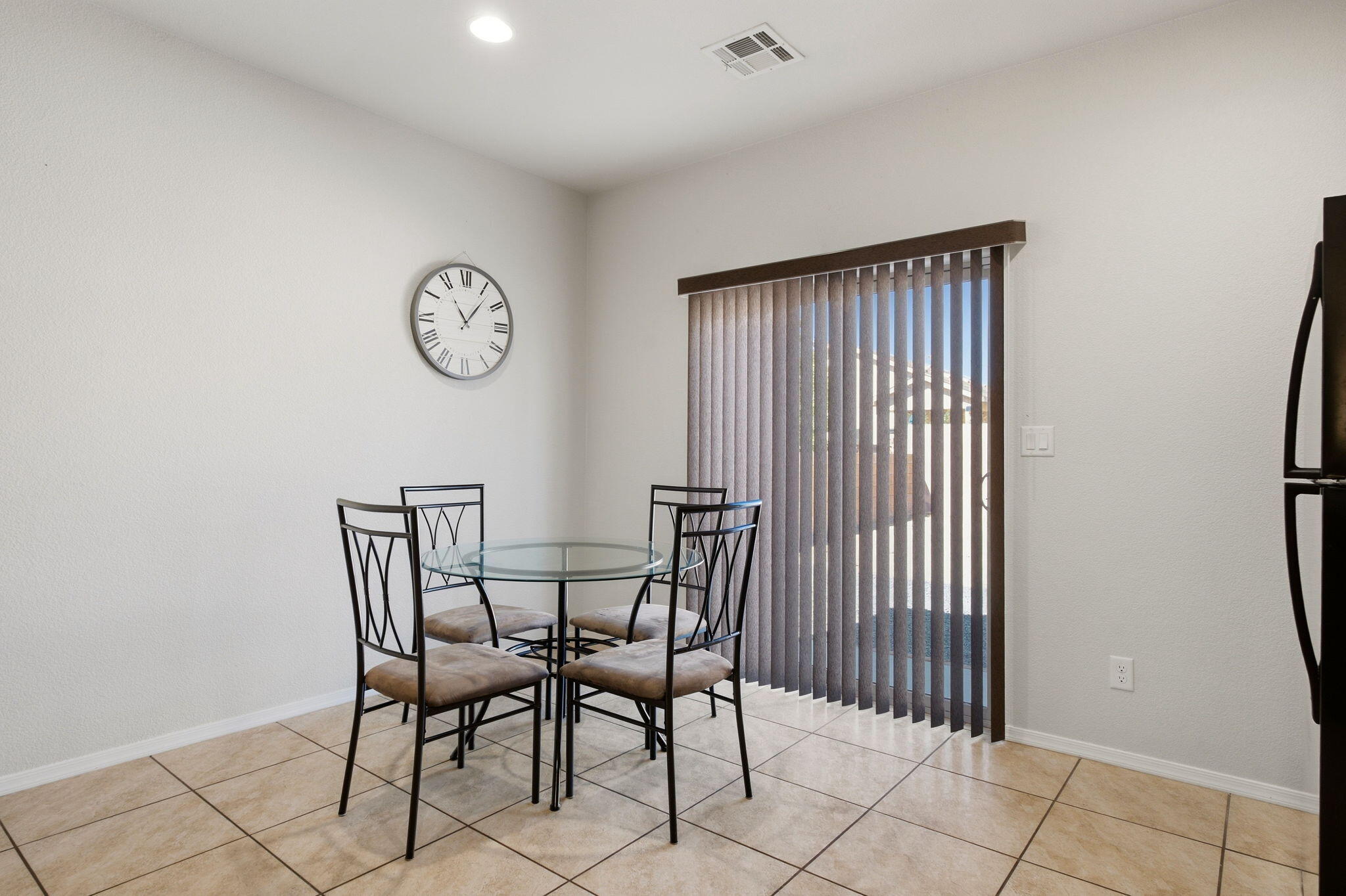 Photo 13 — 10909 Del Carmen Street NW